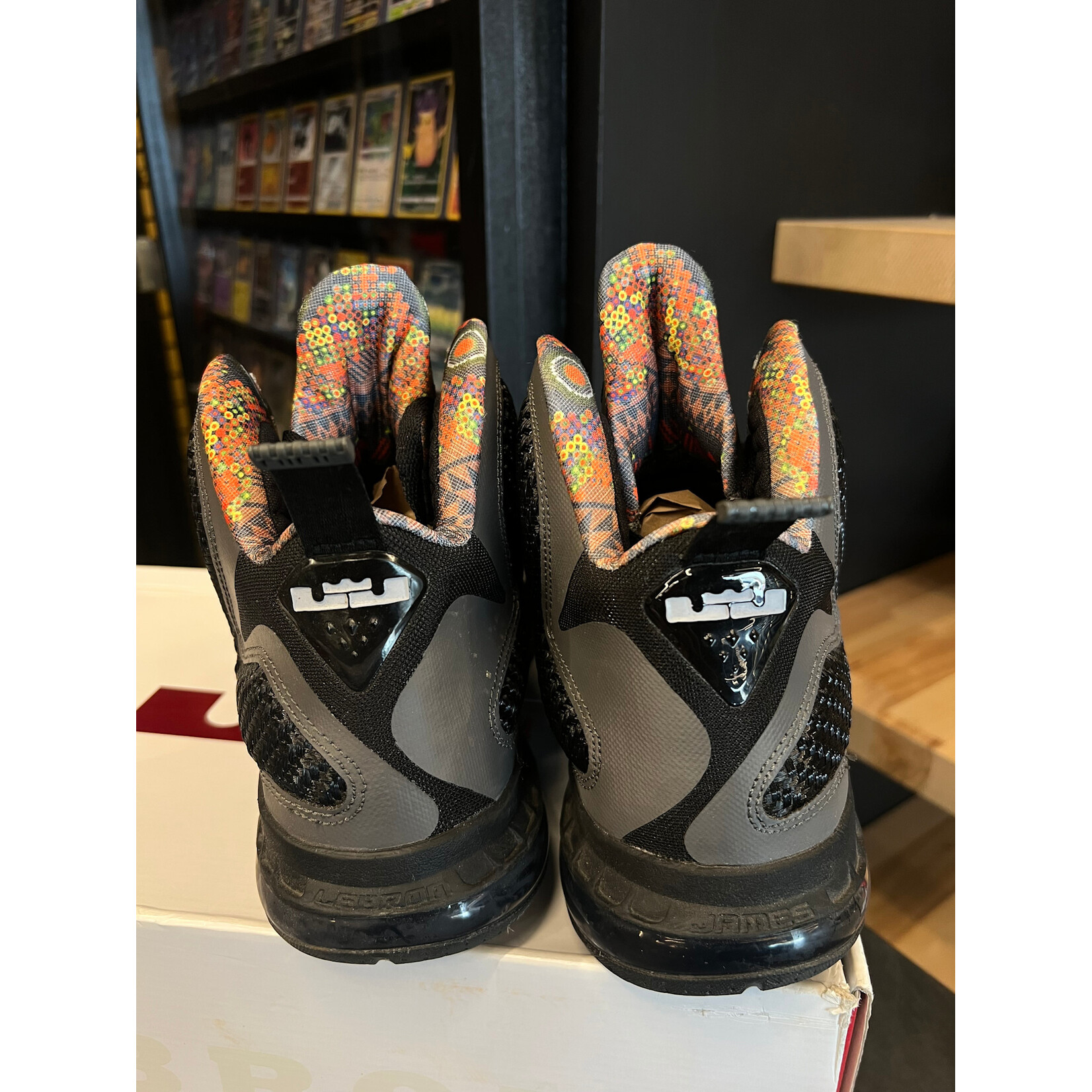 Nike Nike LeBron 9 Black History Month Size 9, PREOWNED