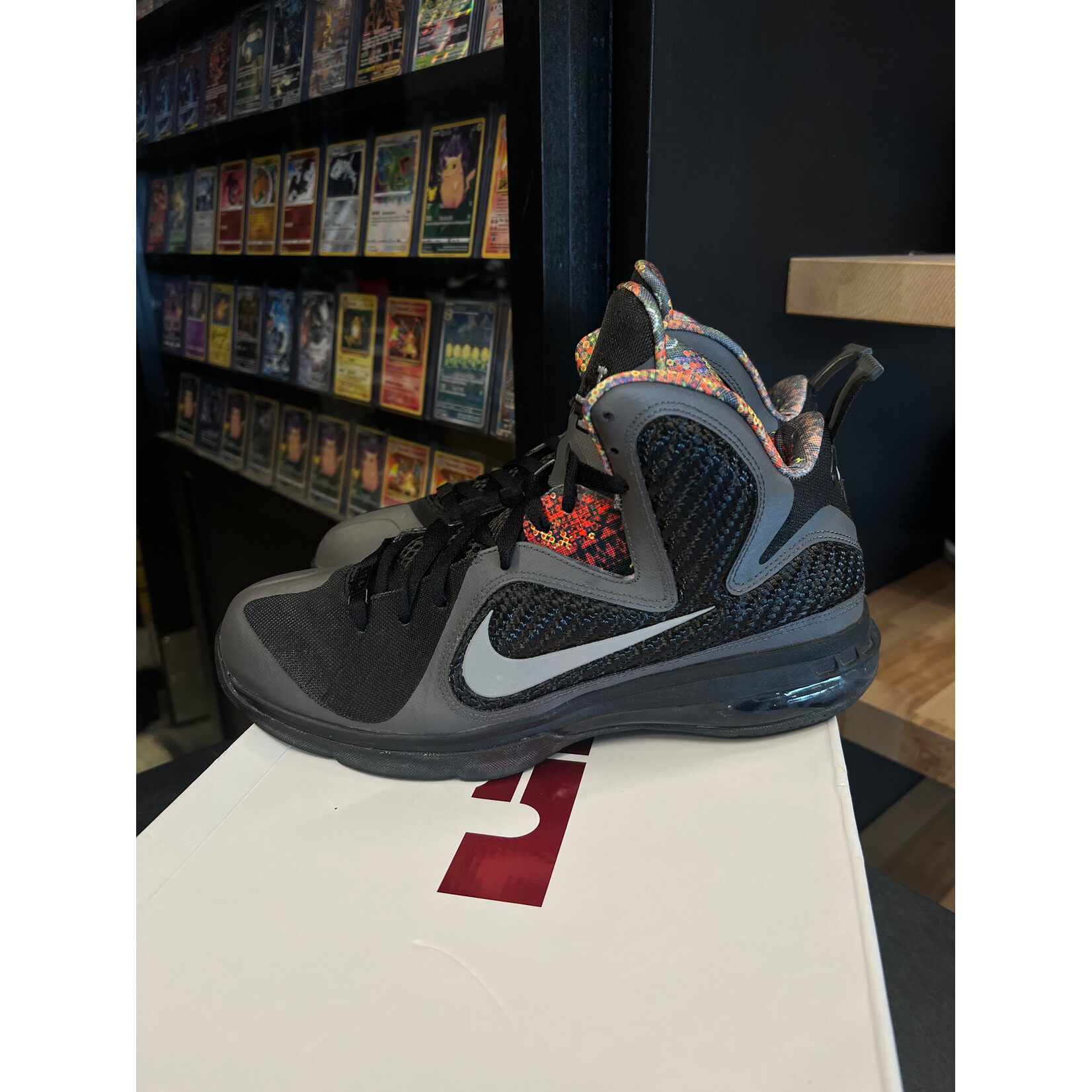 Nike Nike LeBron 9 Black History Month Size 9, PREOWNED