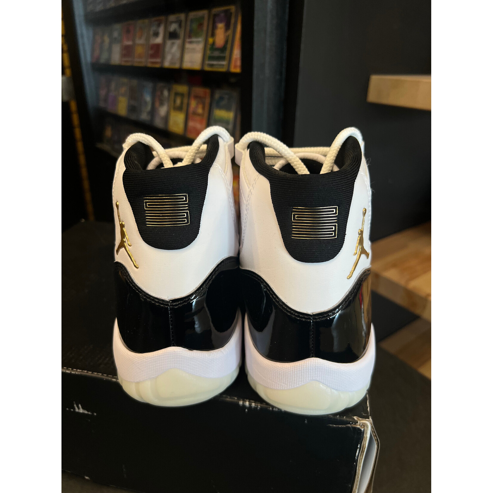Jordan Jordan 11 Retro DMP Gratitude (2023) Size 11, PREOWNED
