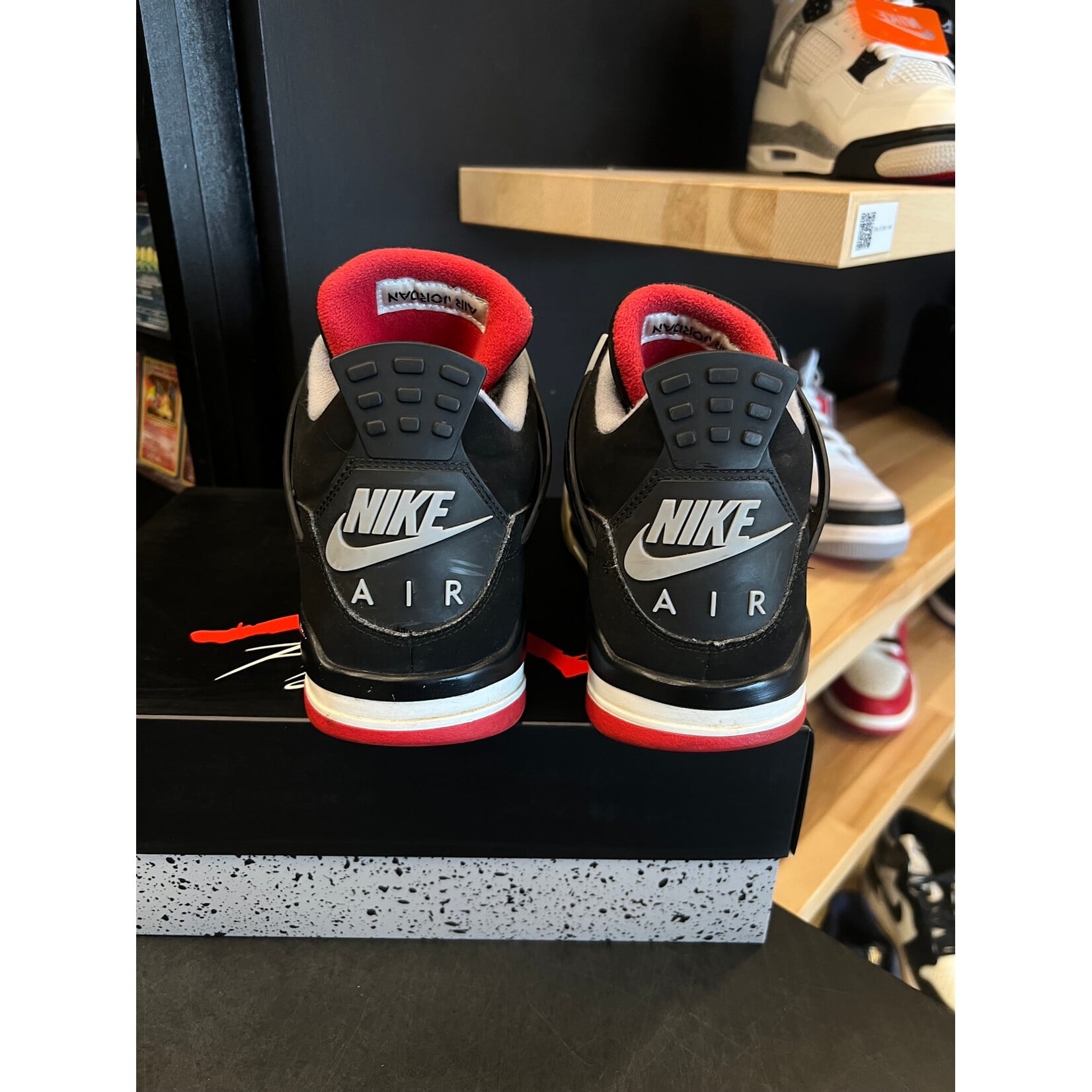 Jordan Jordan 4 Retro Bred (2019) Size 10.5, PREOWNED