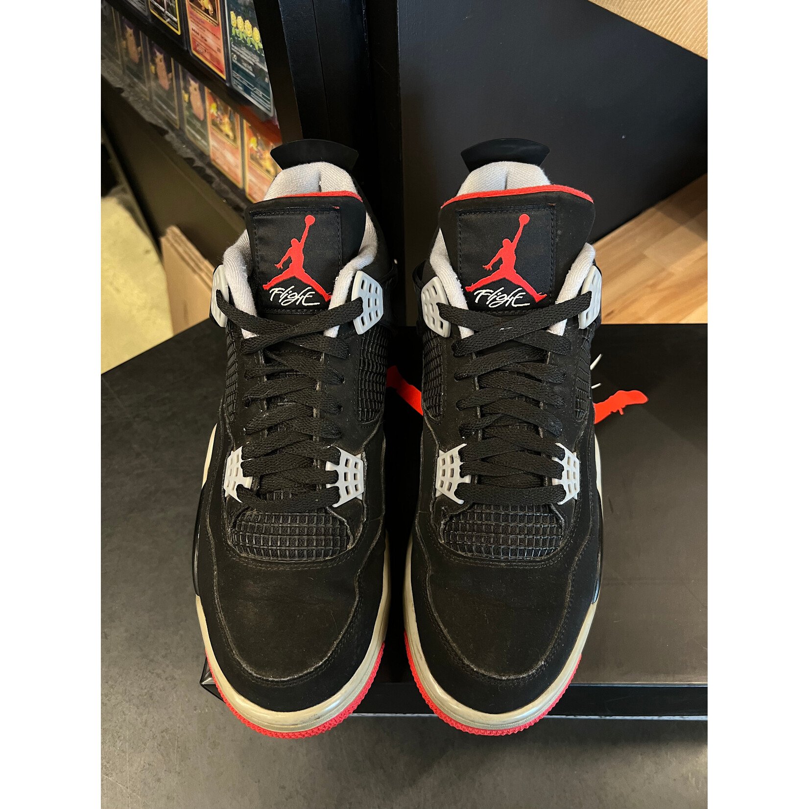 Jordan Jordan 4 Retro Bred (2019) Size 10.5, PREOWNED