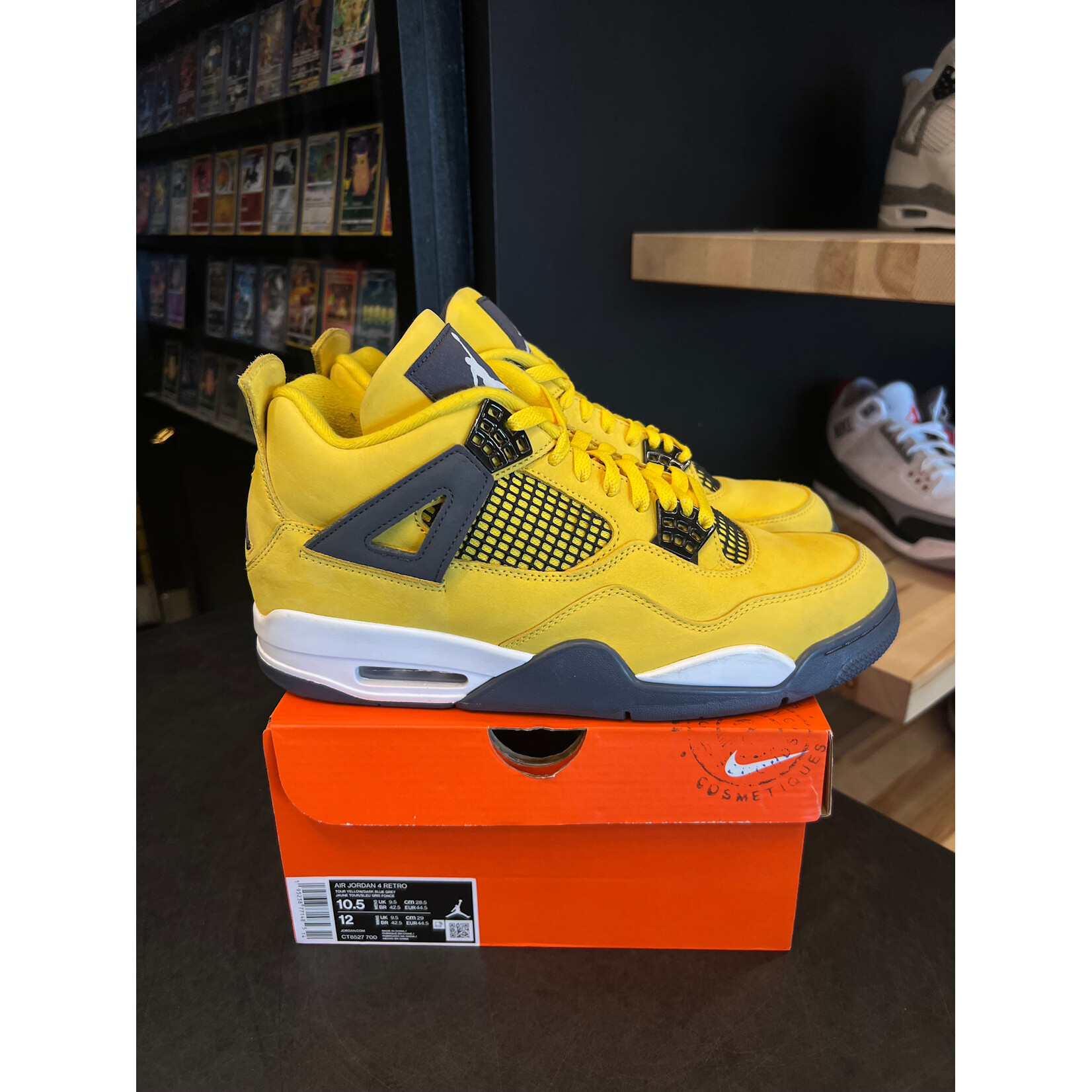 Jordan Jordan 4 Retro Lightning (2021) Size 10.5, PREOWNED