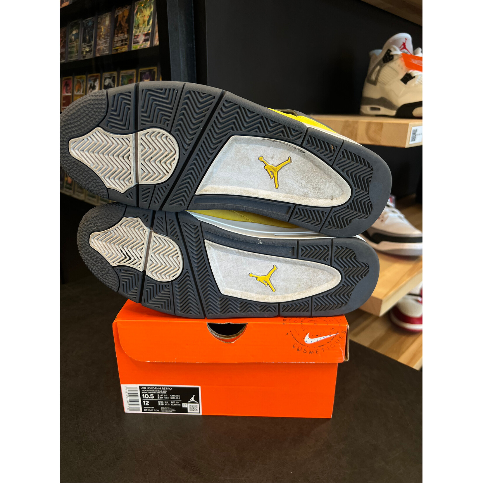 Jordan Jordan 4 Retro Lightning (2021) Size 10.5, PREOWNED