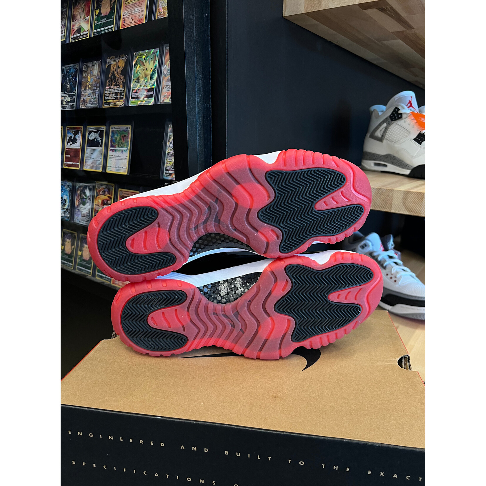Jordan Jordan 11 Retro Low Bred (2025) Size 13, PREOWNED