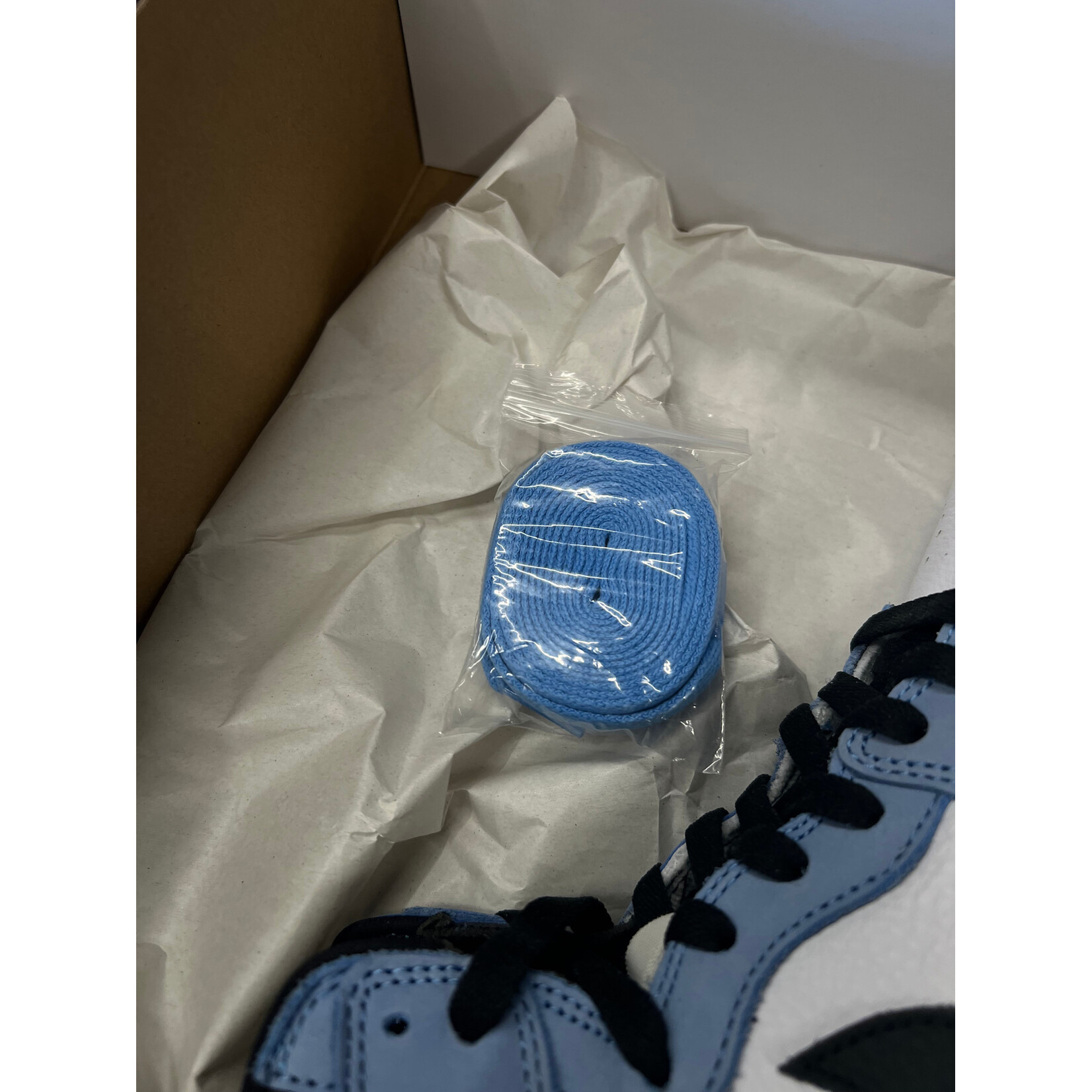Jordan Jordan 1 Retro High OG University Blue Size 10, PREOWNED