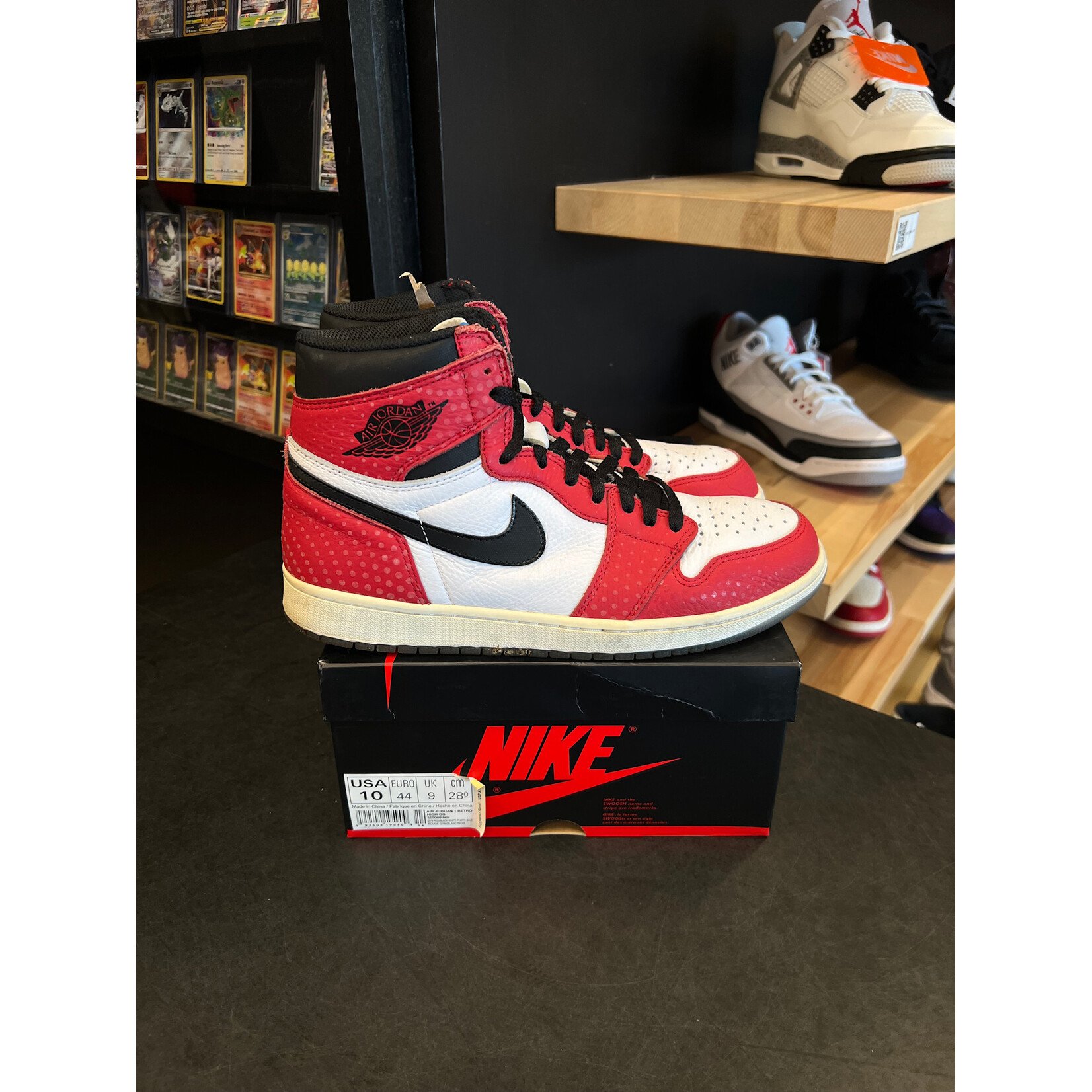 Jordan Jordan 1 Retro High Spider-Man Origin Story Size 10, PREOWNED
