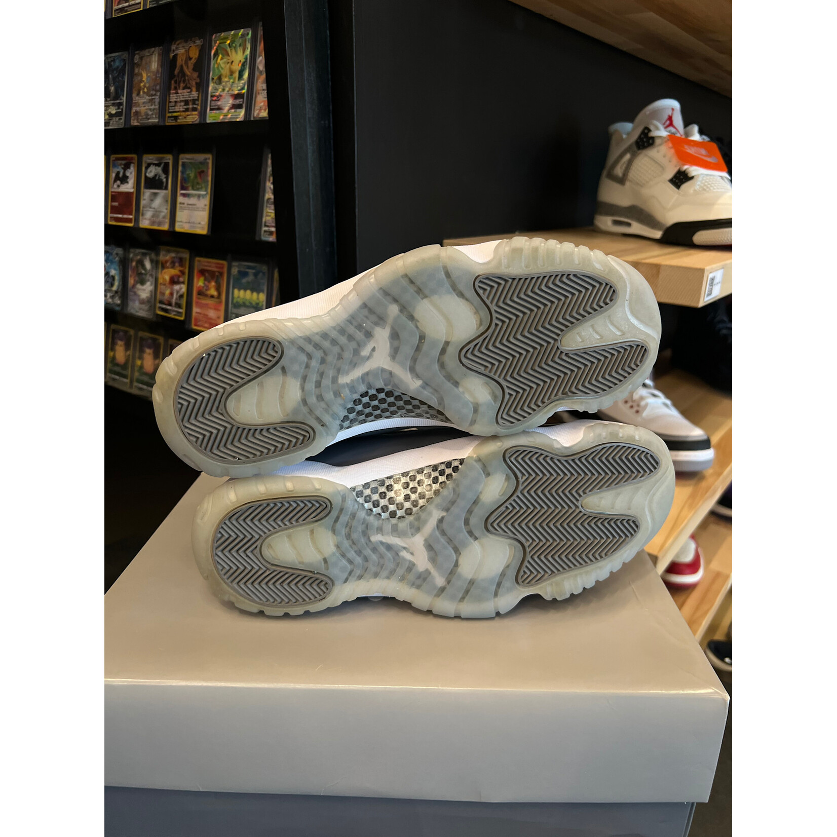 Jordan Jordan 11 Retro Cool Grey (2021) Size 10, PREOWNED