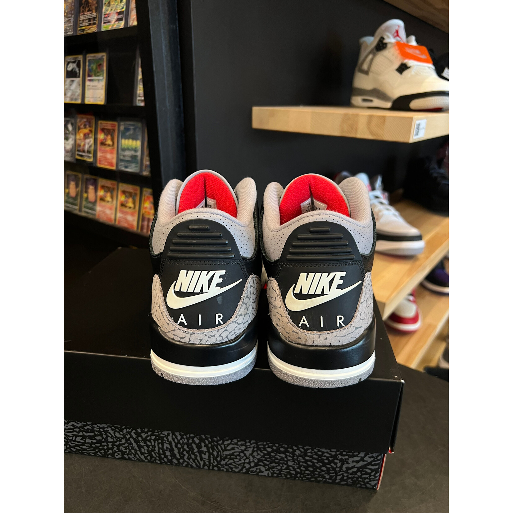 Jordan Jordan 3 Retro OG Black Cement (2024) Size 10, PREOWNED