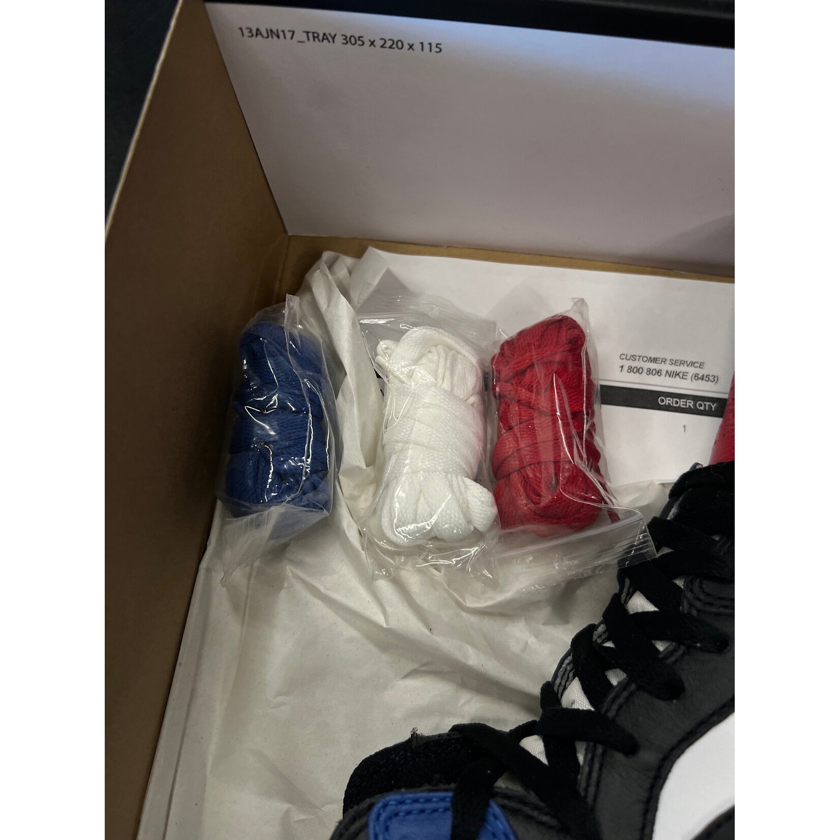Jordan Jordan 1 Retro Top 3 Size 9.5, PREOWNED