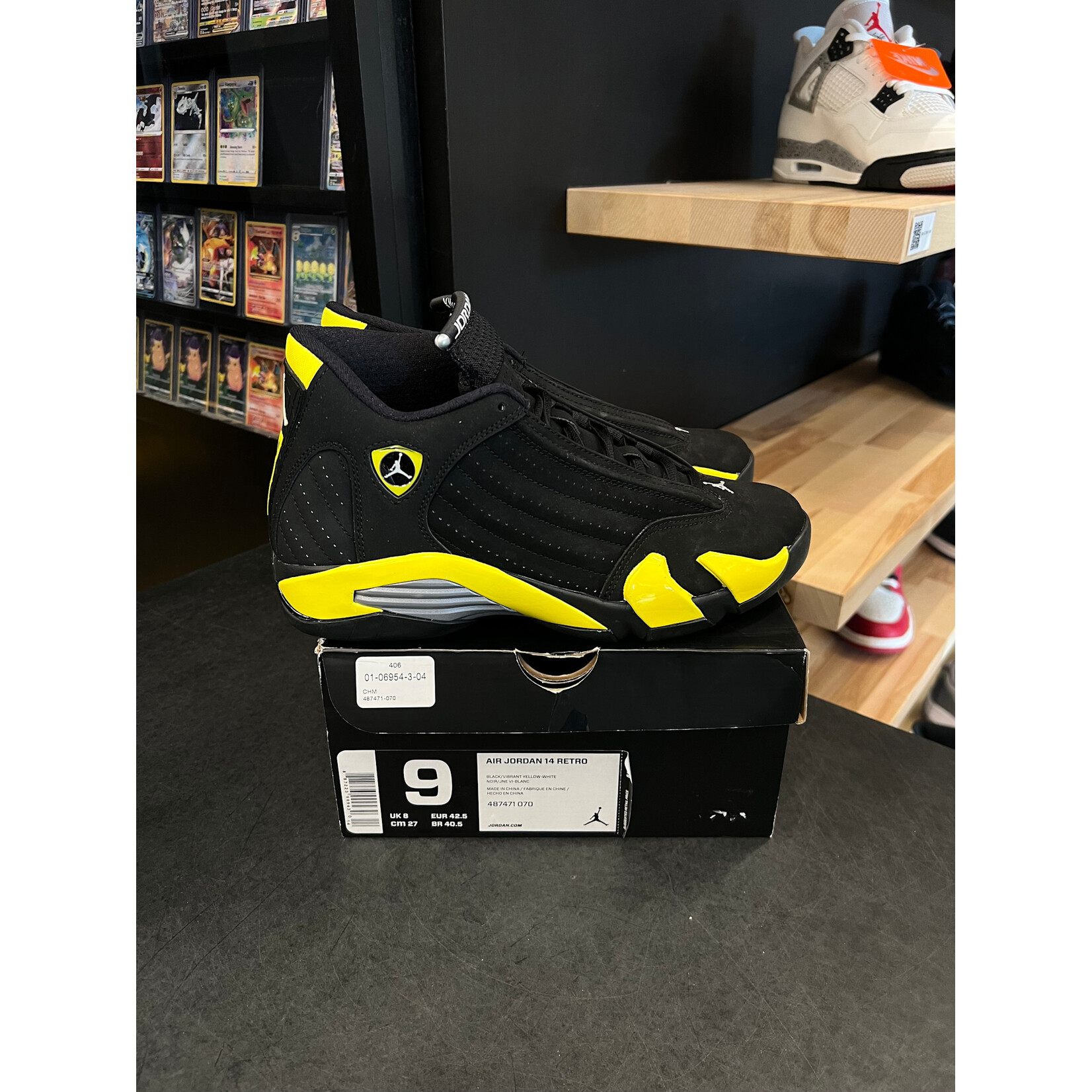 Jordan Jordan 14 Retro Thunder Size 9, PREOWNED