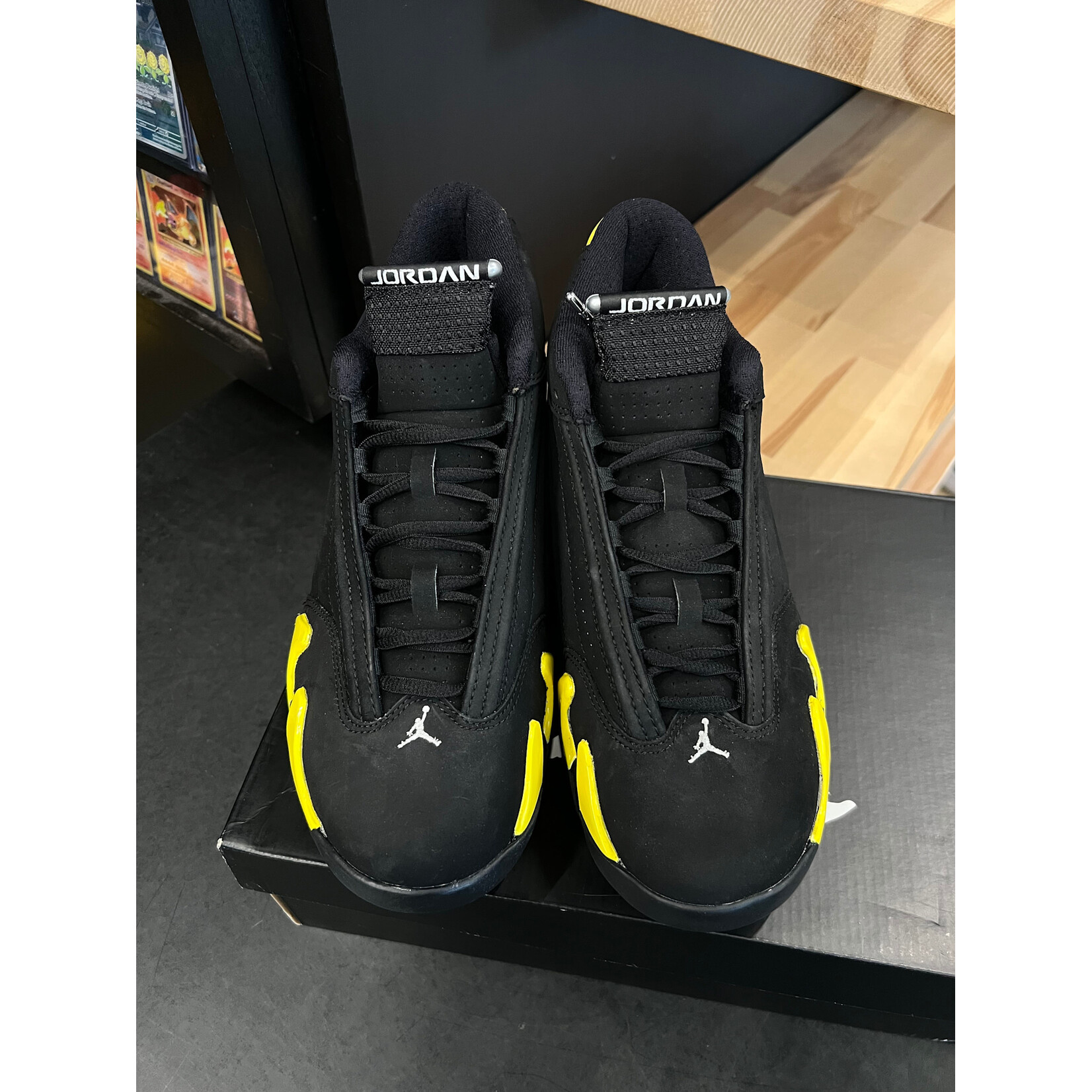 Jordan Jordan 14 Retro Thunder Size 9, PREOWNED