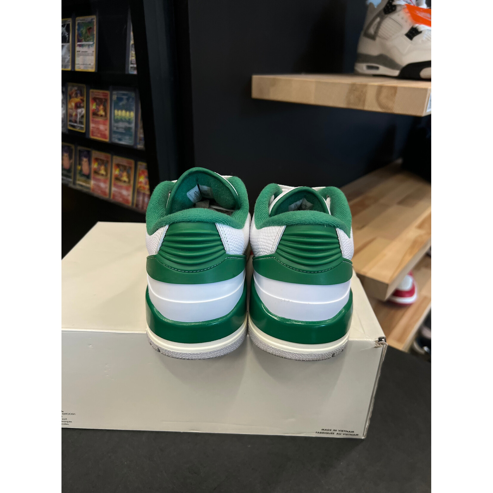 Jordan Jordan 2/3 White Pine Green Size 9.5, PREOWNED