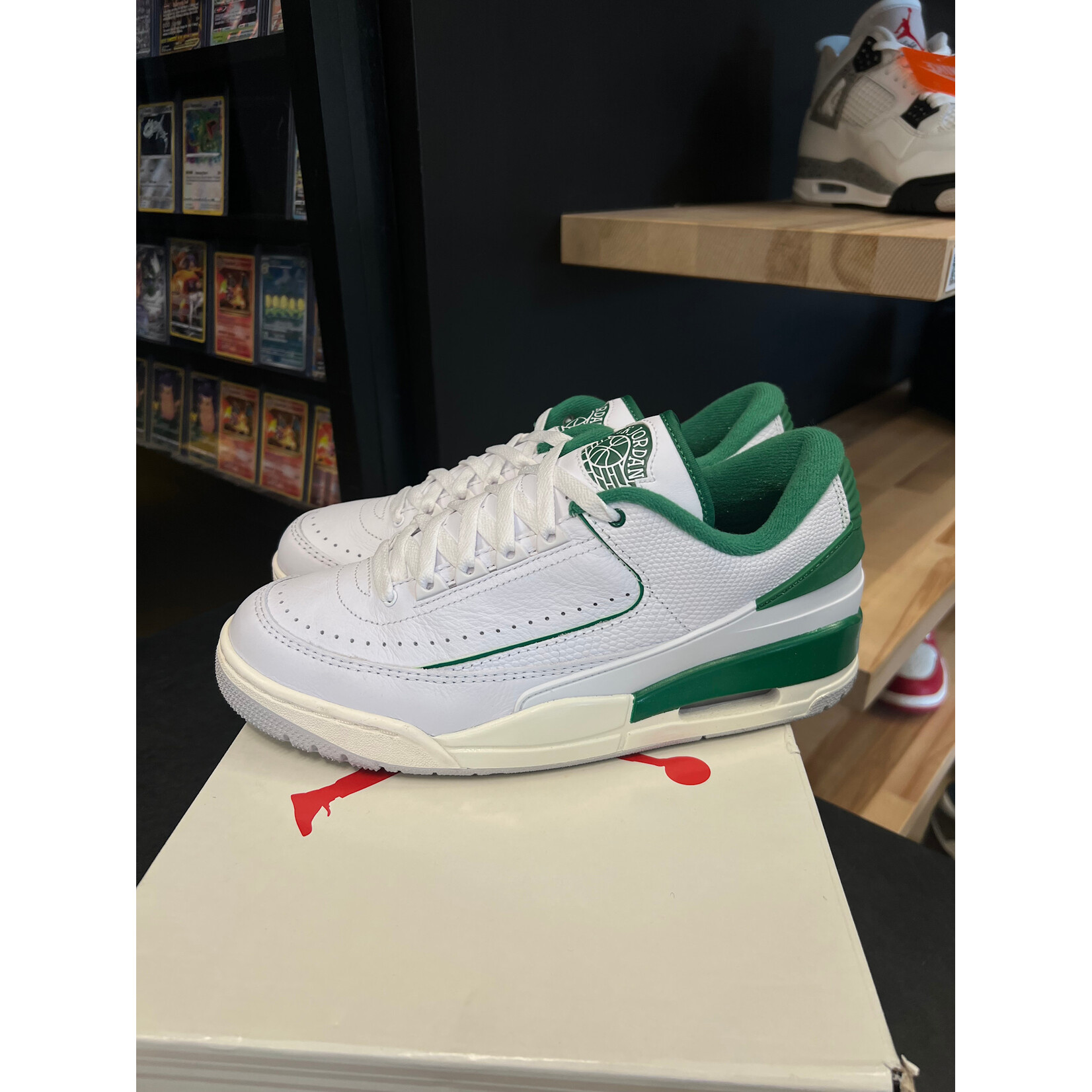 Jordan Jordan 2/3 White Pine Green Size 9.5, PREOWNED