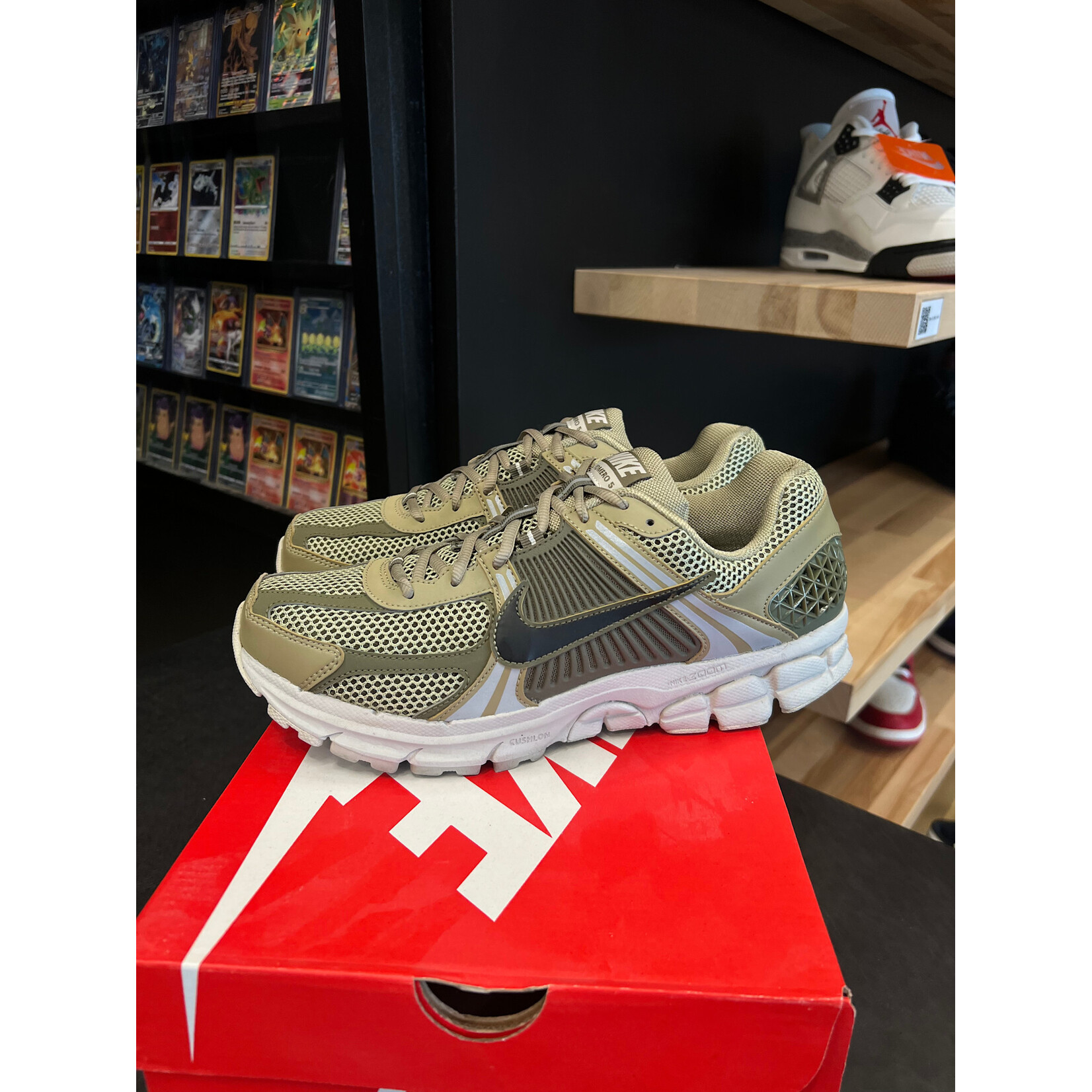 Nike Nike Zoom Vomero 5 Neutral Olive Size 10.5, PREOWNED