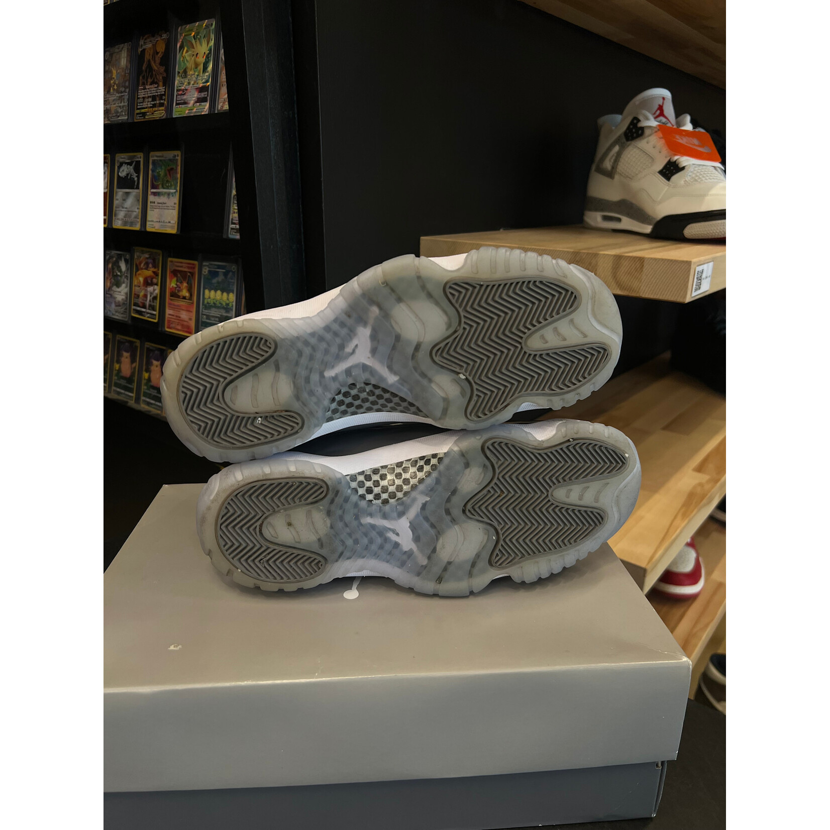 Jordan Jordan 11 Retro Cool Grey (2021) Size 8, PREOWNED
