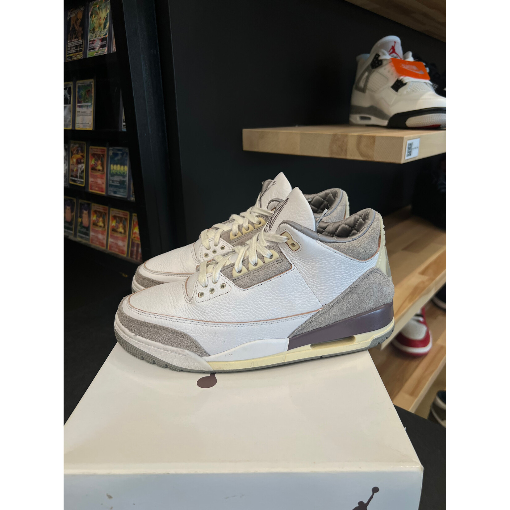 Jordan Jordan 3 Retro SP A Ma Maniére (Women's) Size 9.5W, PREOWNED