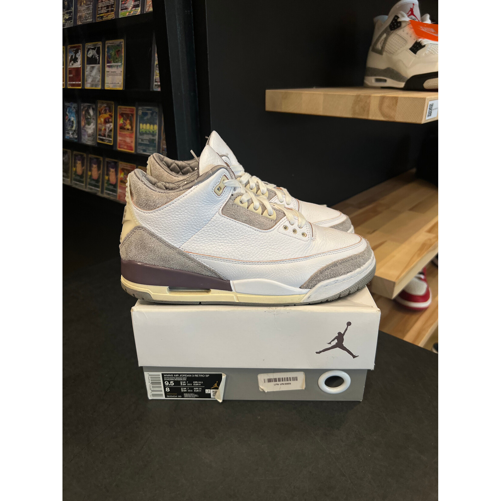 Jordan Jordan 3 Retro SP A Ma Maniére (Women's) Size 9.5W, PREOWNED