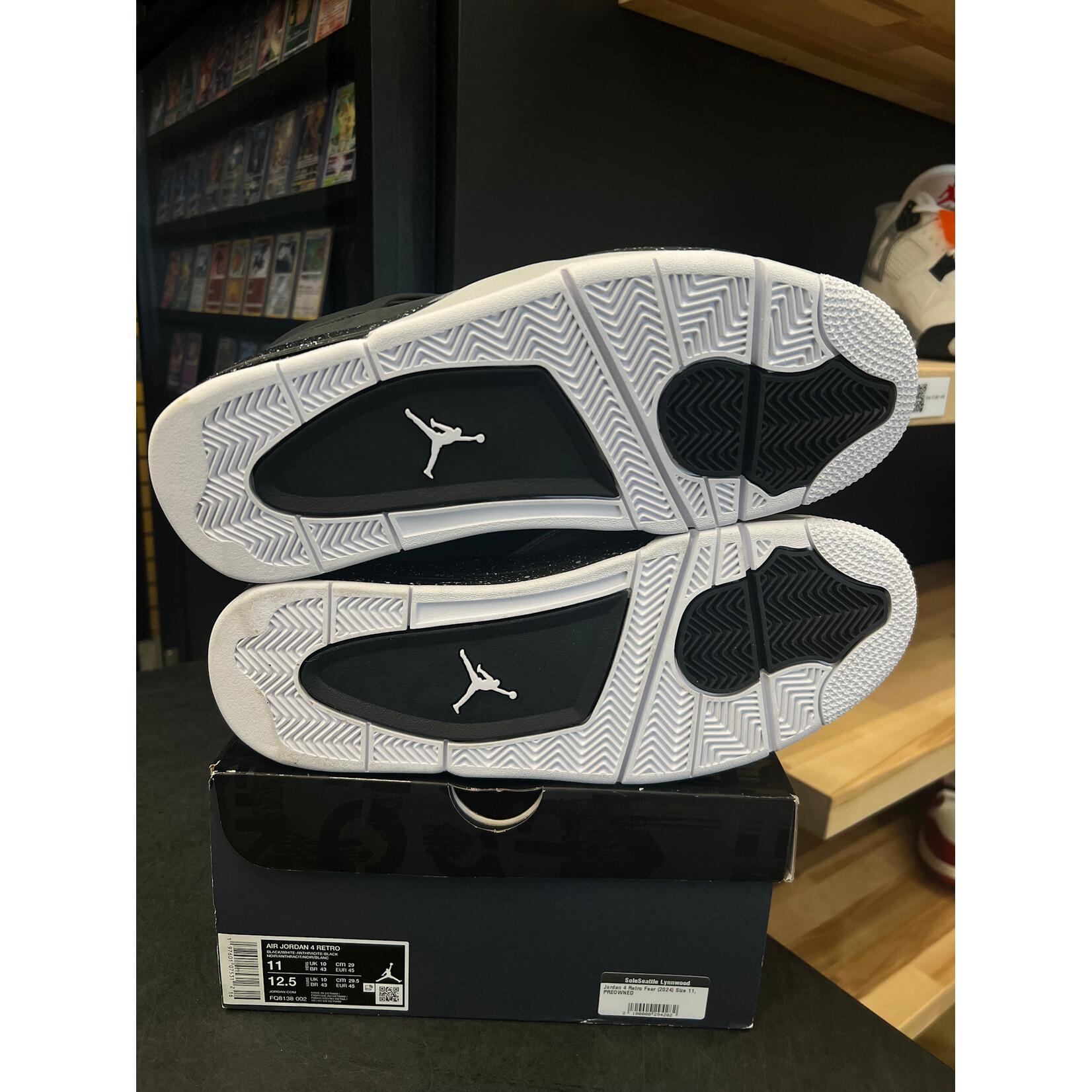 Jordan Jordan 4 Retro Fear (2024) Size 11, PREOWNED