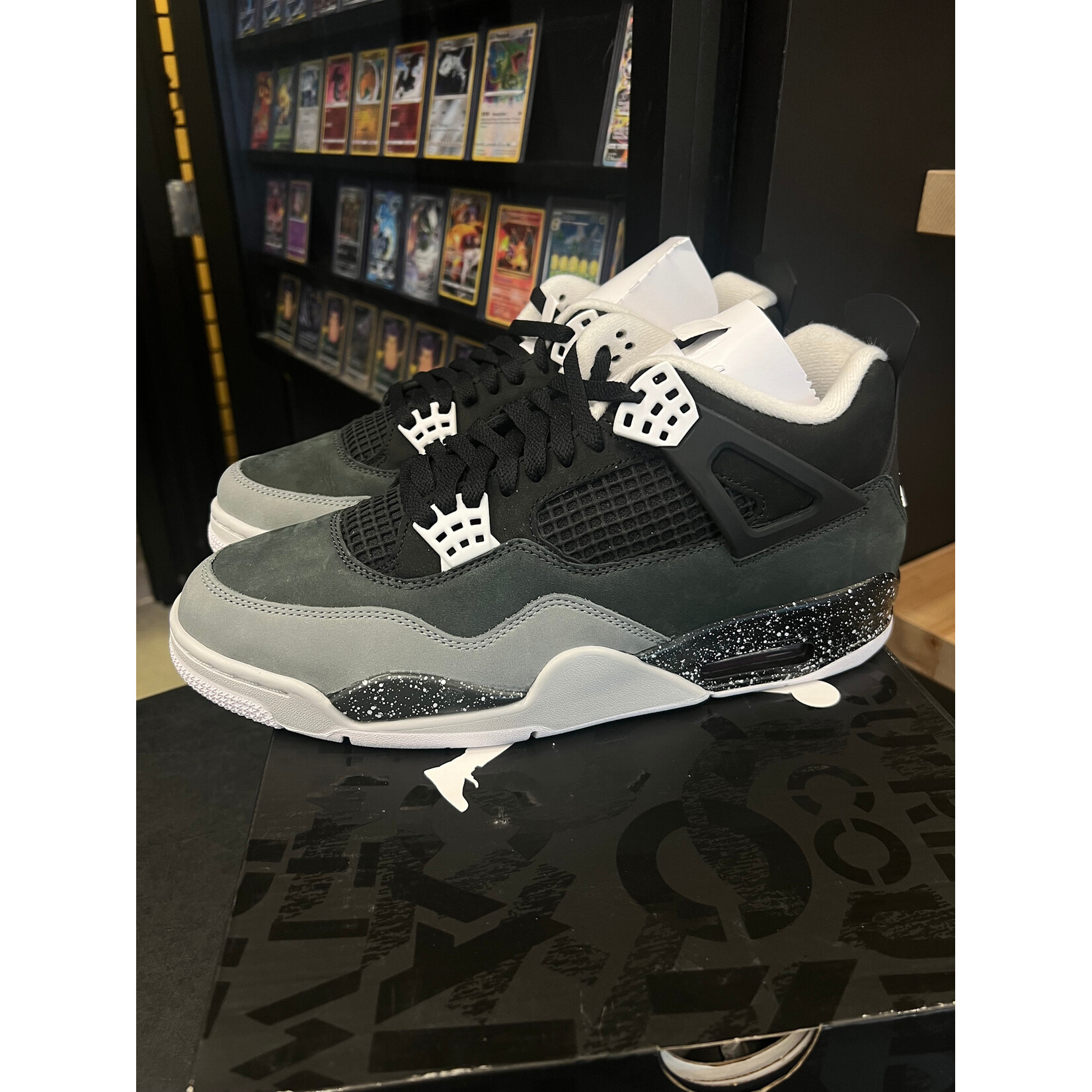 Jordan Jordan 4 Retro Fear (2024) Size 11, PREOWNED