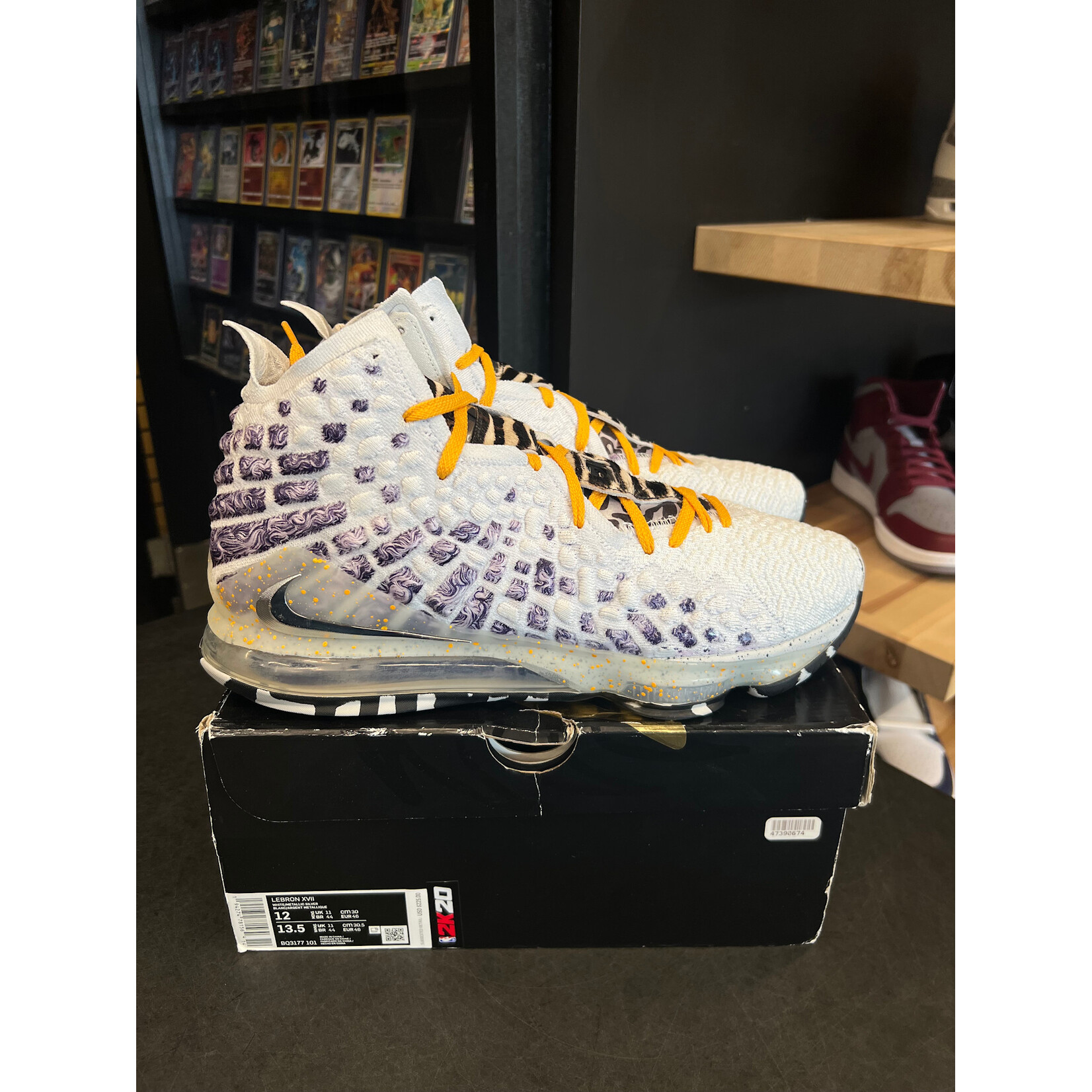 Nike Nike LeBron 17 Bron 2K Playoffs Size 12, PREOWNED