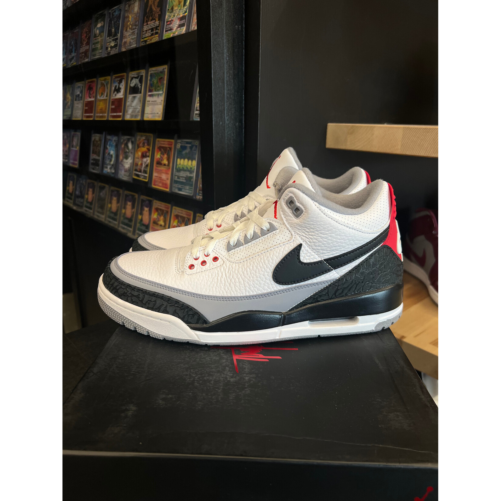 Jordan Jordan 3 Retro Tinker Hatfield Size 11, PREOWNED