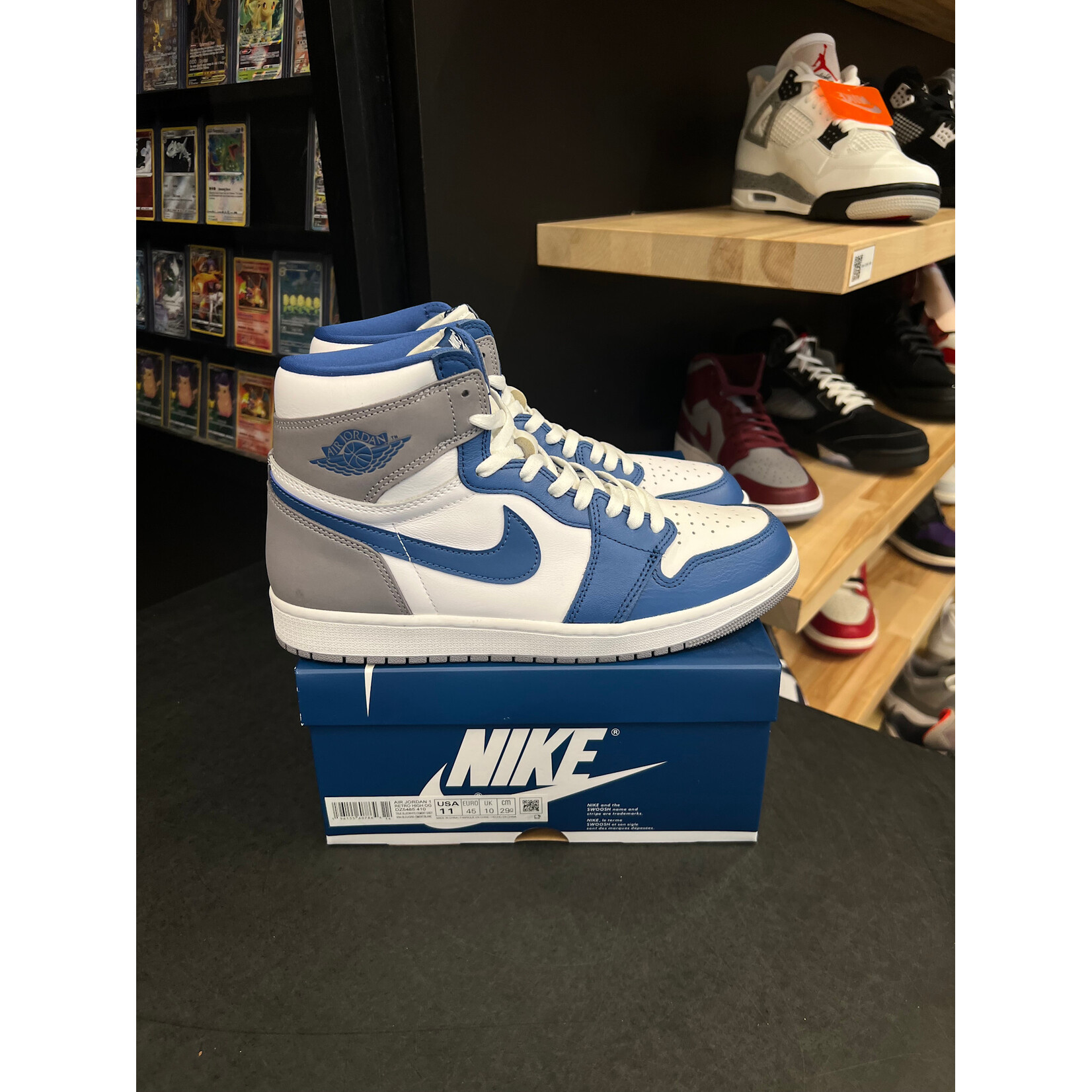 Jordan Jordan 1 Retro High OG True Blue Size 11, PREOWNED