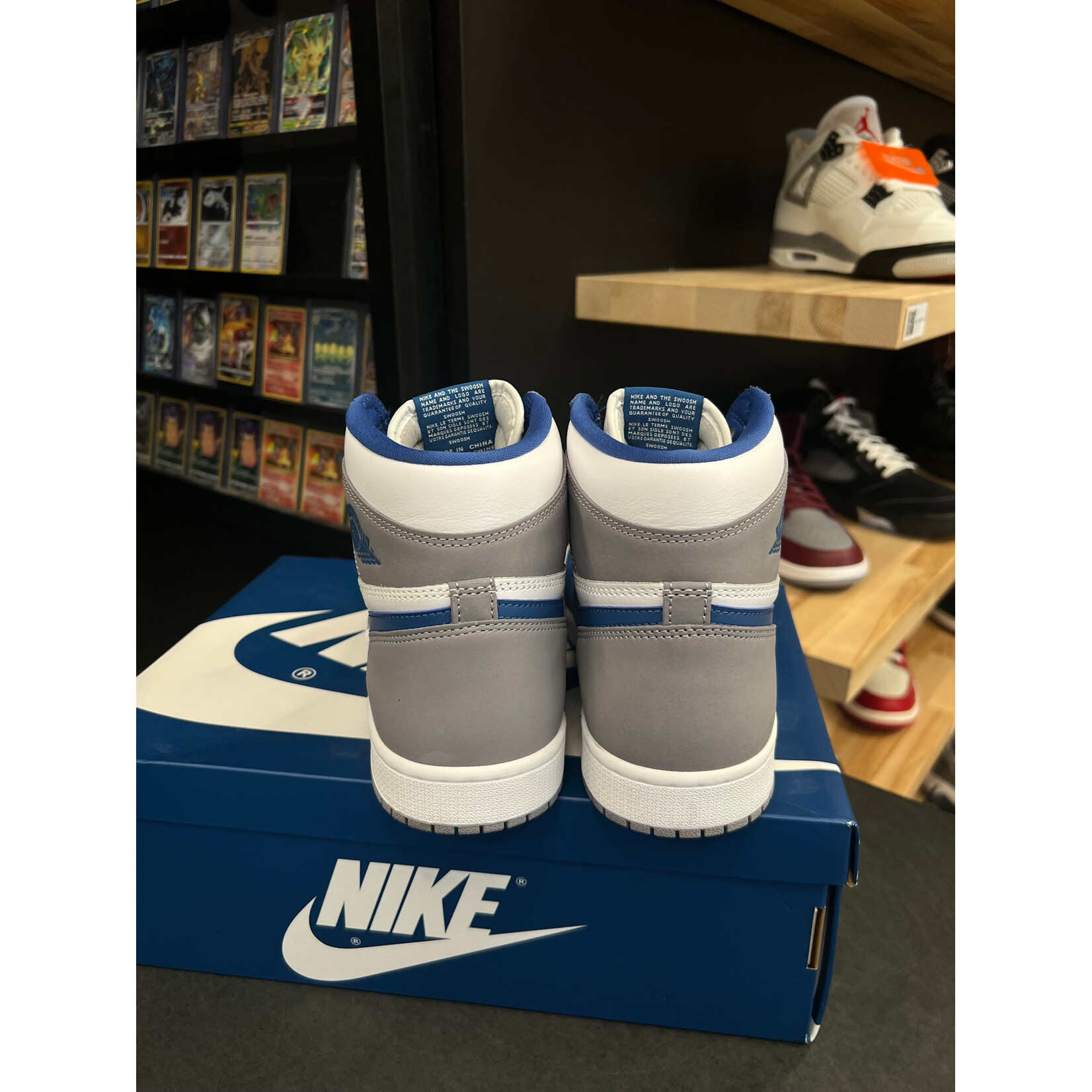 Jordan Jordan 1 Retro High OG True Blue Size 11, PREOWNED