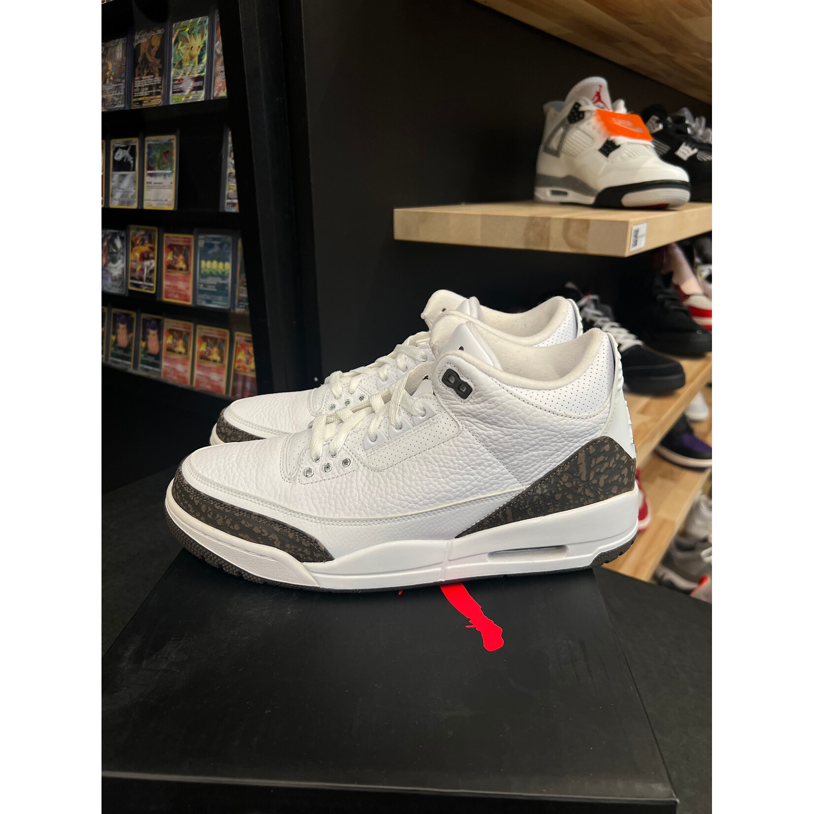 Jordan Jordan 3 Retro Mocha (2018) Size 10.5, PREOWNED