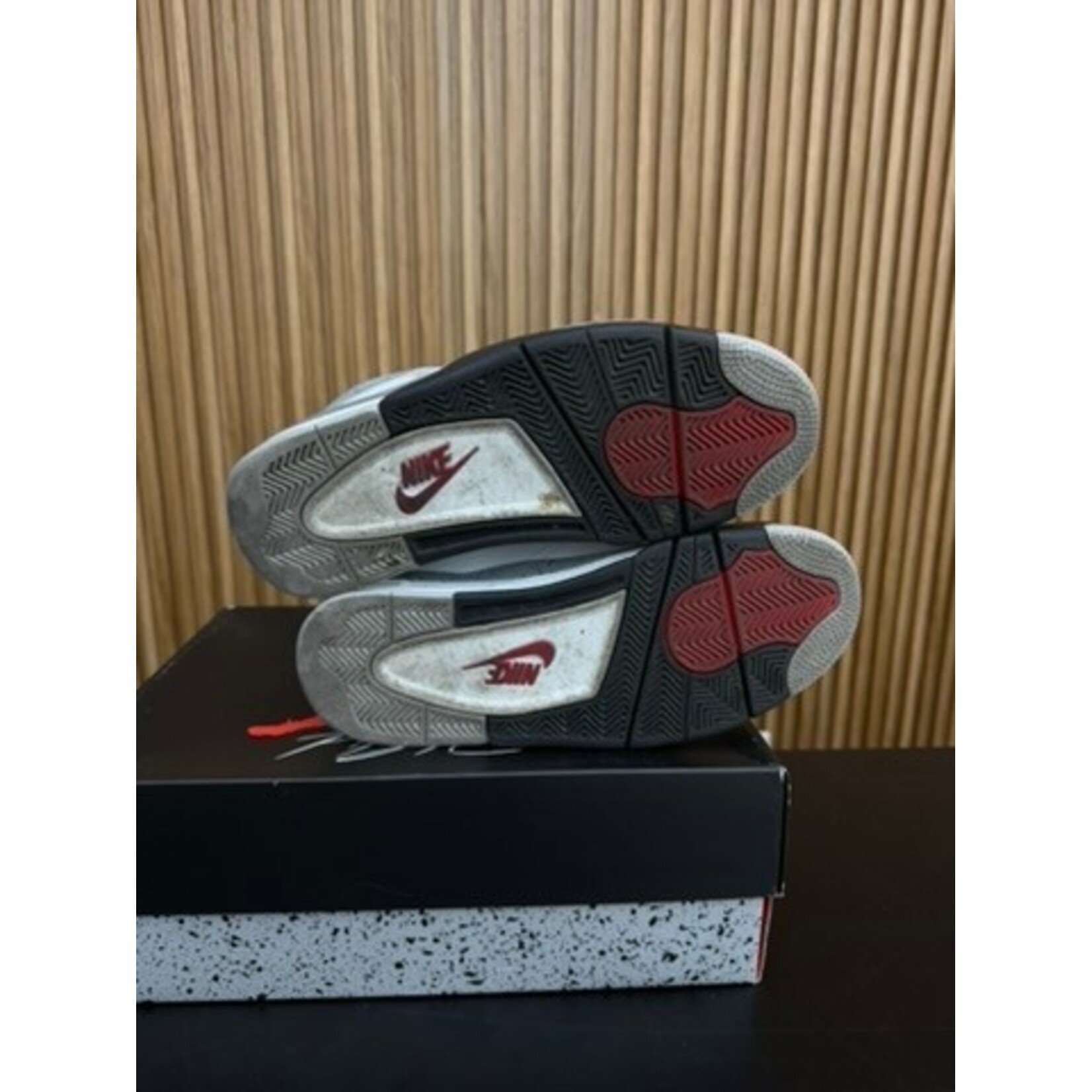 Jordan Jordan 4 Retro White Cement (2025) Size 10, PREOWNED