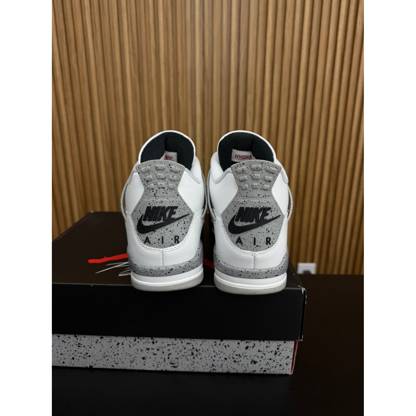 Jordan Jordan 4 Retro White Cement (2025) Size 10, PREOWNED