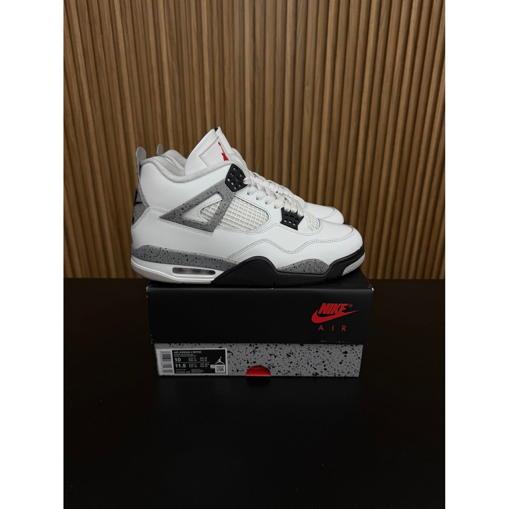 Jordan Jordan 4 Retro White Cement (2025) Size 10, PREOWNED