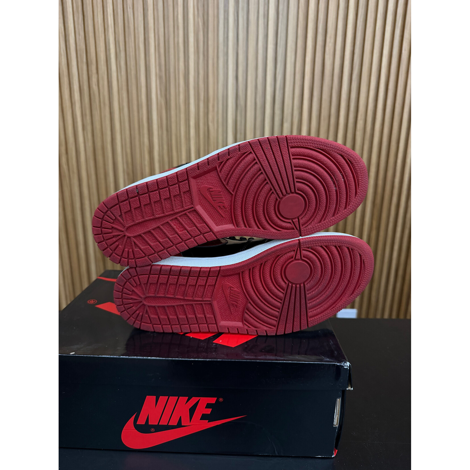 Jordan Jordan 1 Retro High OG Patent Bred Size 9.5, PREOWNED