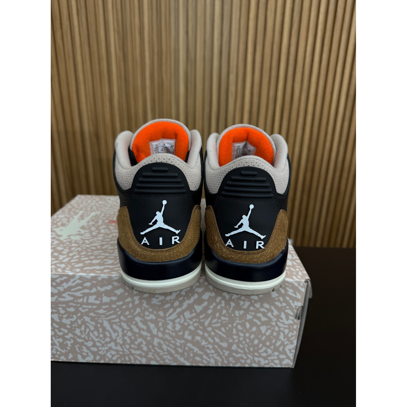 Jordan Jordan 3 Retro Desert Elephant Size 11, PREOWNED