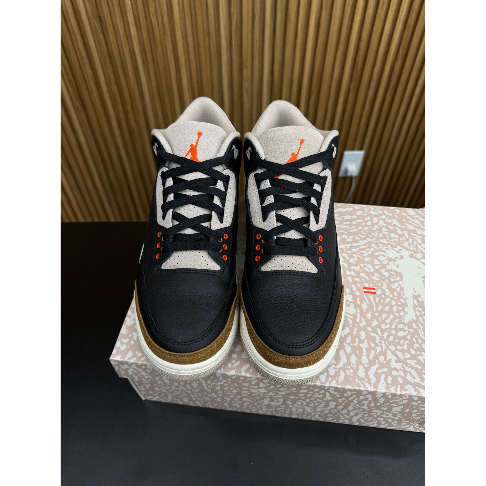 Jordan Jordan 3 Retro Desert Elephant Size 11, PREOWNED
