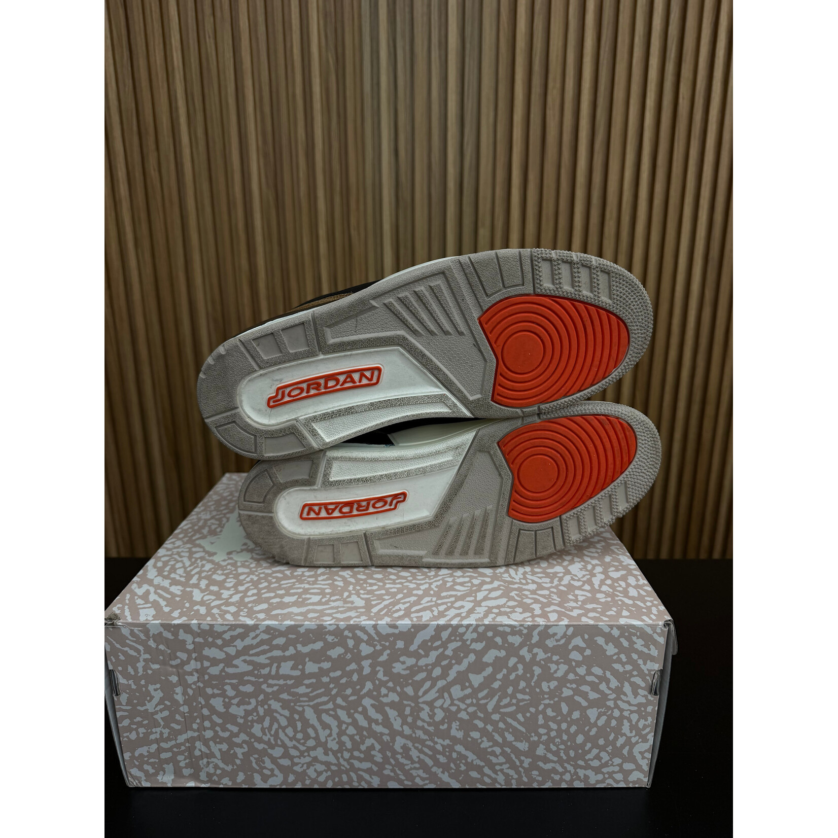 Jordan Jordan 3 Retro Desert Elephant Size 11, PREOWNED