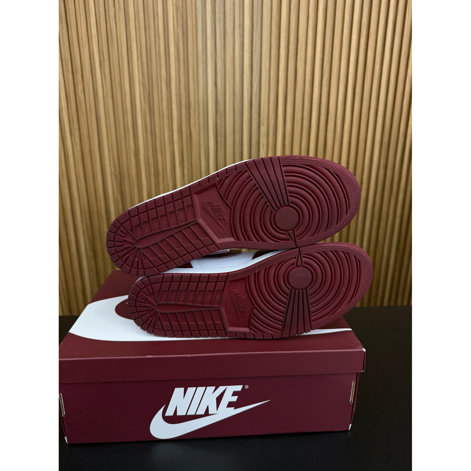 Jordan Jordan 1 Retro High OG Artisanal Team Red Size 11.5, PREOWNED