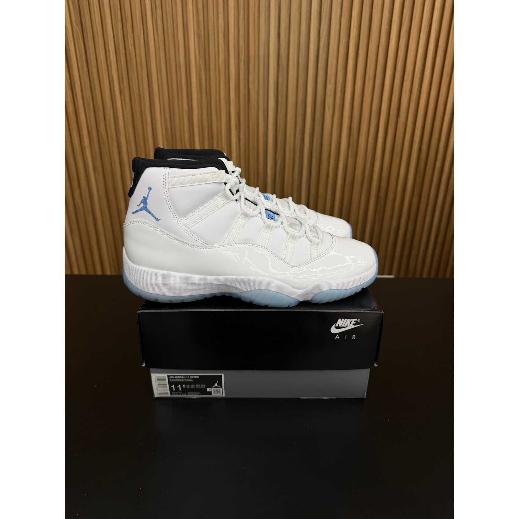 Jordan Jordan 11 Retro Legend Blue (2024) Size 11.5, PREOWNED