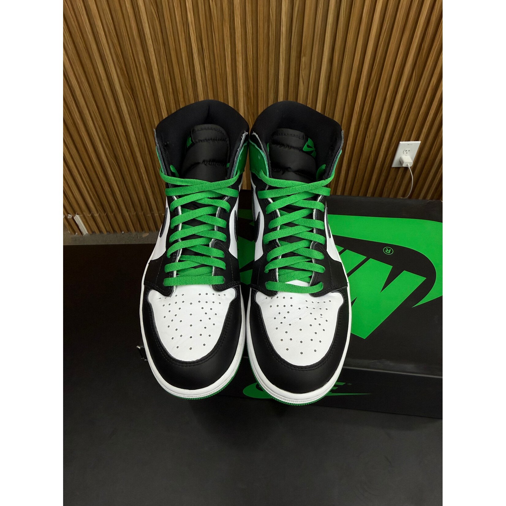 Jordan Jordan 1 Retro High OG Lucky Green Size 11.5, PREOWNED