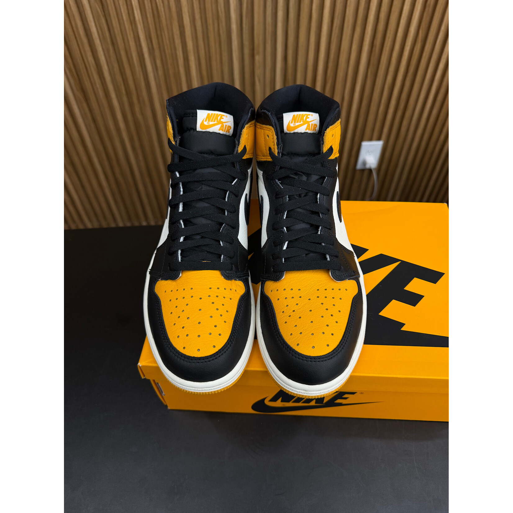 Jordan Jordan 1 Retro High OG Taxi Size 11.5, PREOWNED