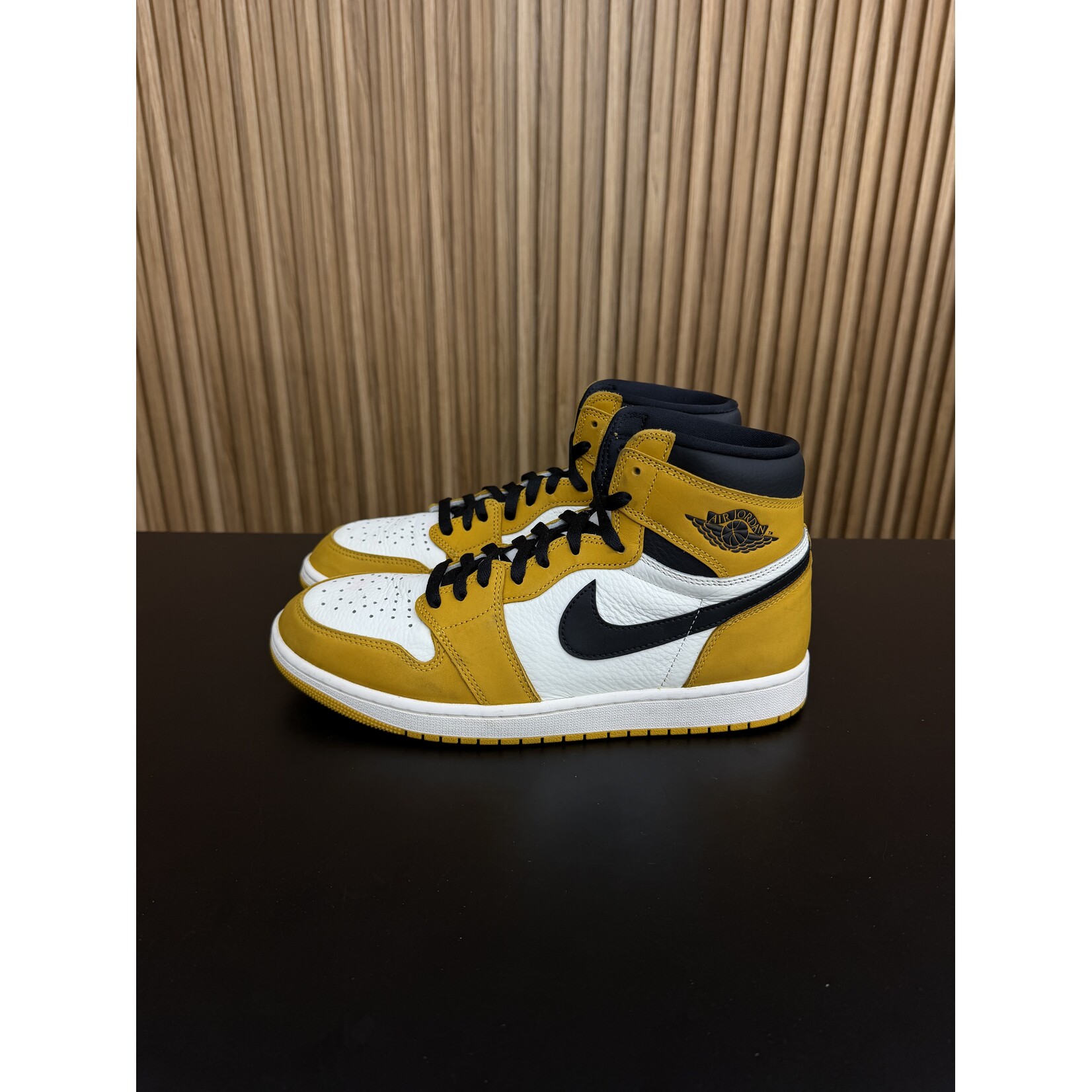 Jordan Jordan 1 Retro High OG Yellow Ochre Size 11, PREOWNED
