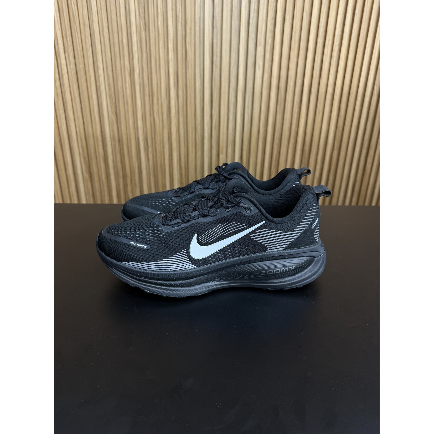 Nike Nike Vomero 18 Running Shoe - NIKE BY YOU Size 10.5, PREOWNED NO BOX