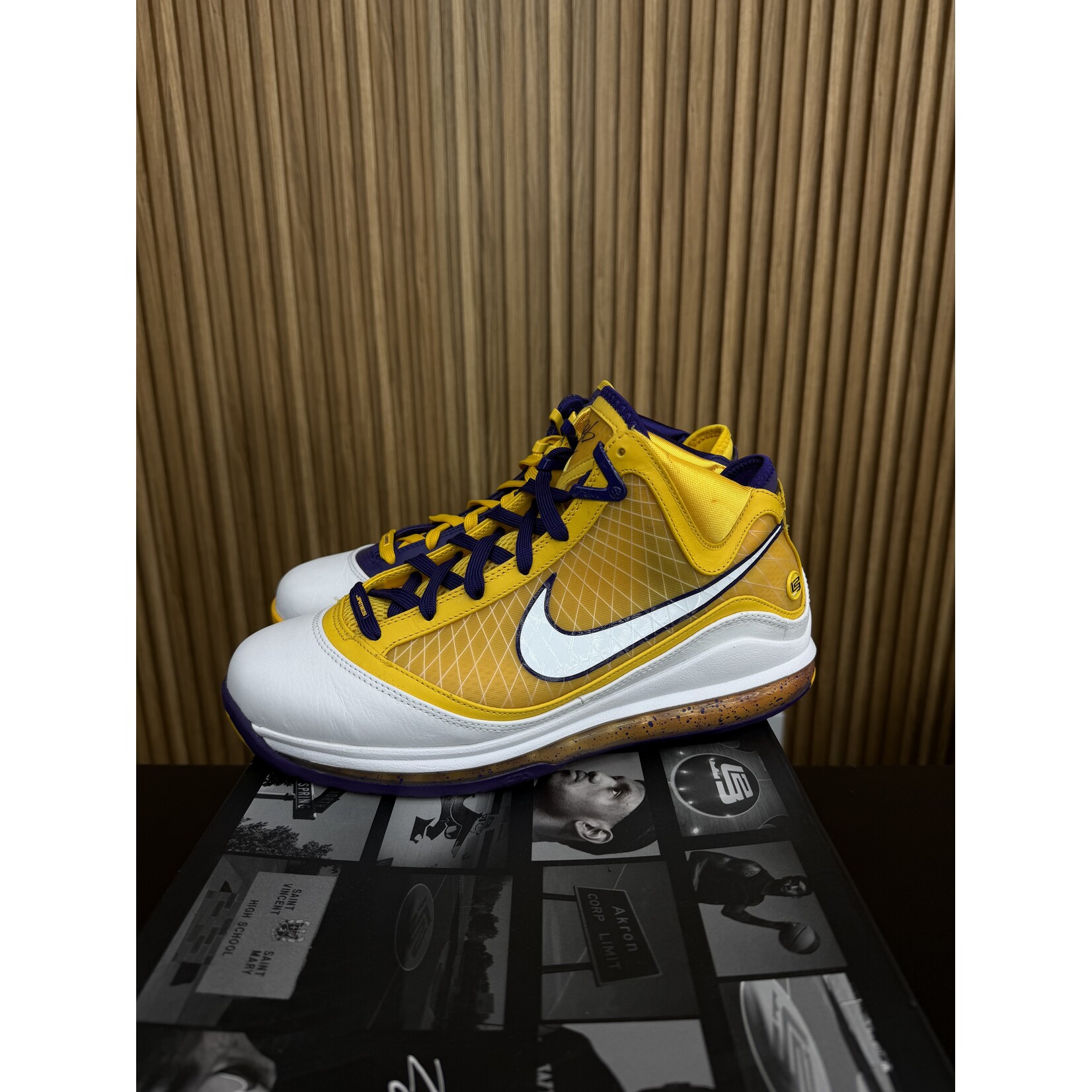 Nike Nike LeBron 7 Media Day Size 10, PREOWNED