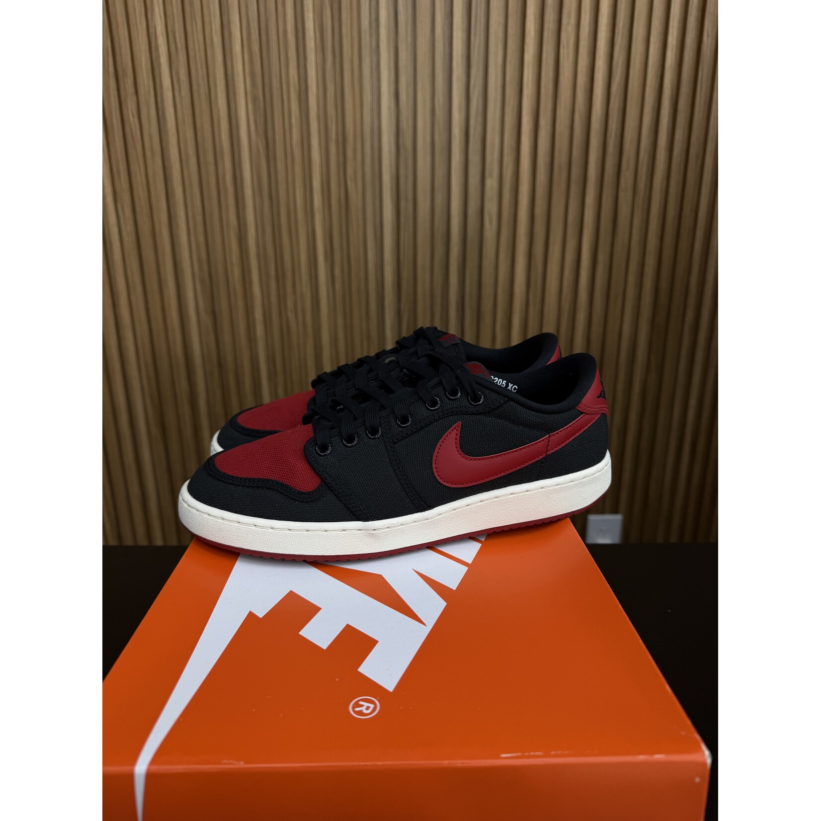 Jordan Jordan 1 Retro AJKO Low Bred Size 9.5, PREOWNED