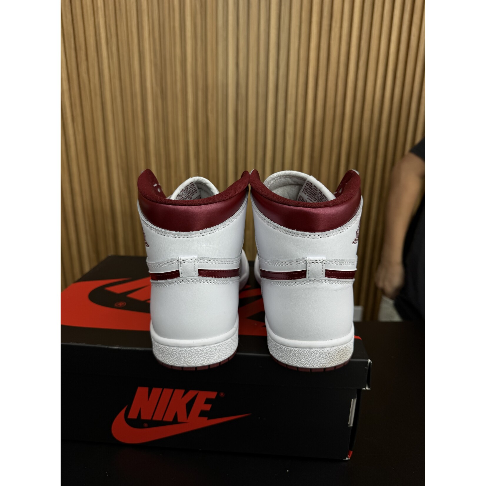 Jordan Jordan 1 Retro High '85 OG Metallic Burgundy Size 12, PREOWNED