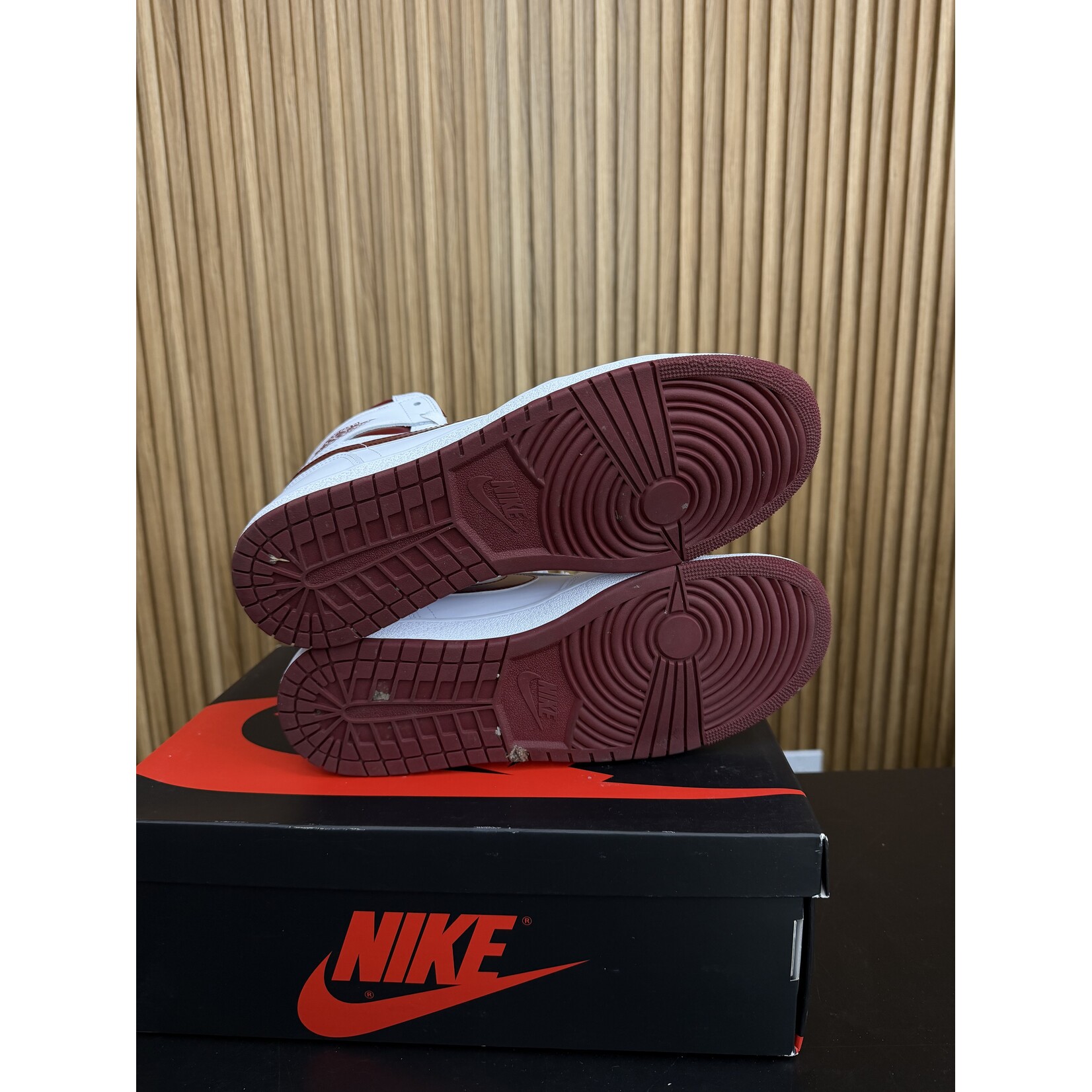 Jordan Jordan 1 Retro High '85 OG Metallic Burgundy Size 12, PREOWNED