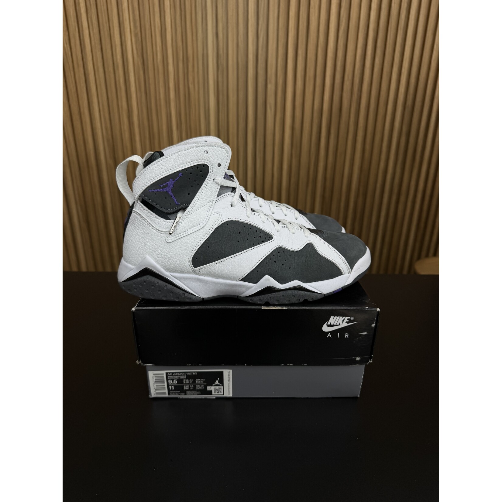 Jordan Jordan 7 Retro Flint (2021) Size 9.5, PREOWNED
