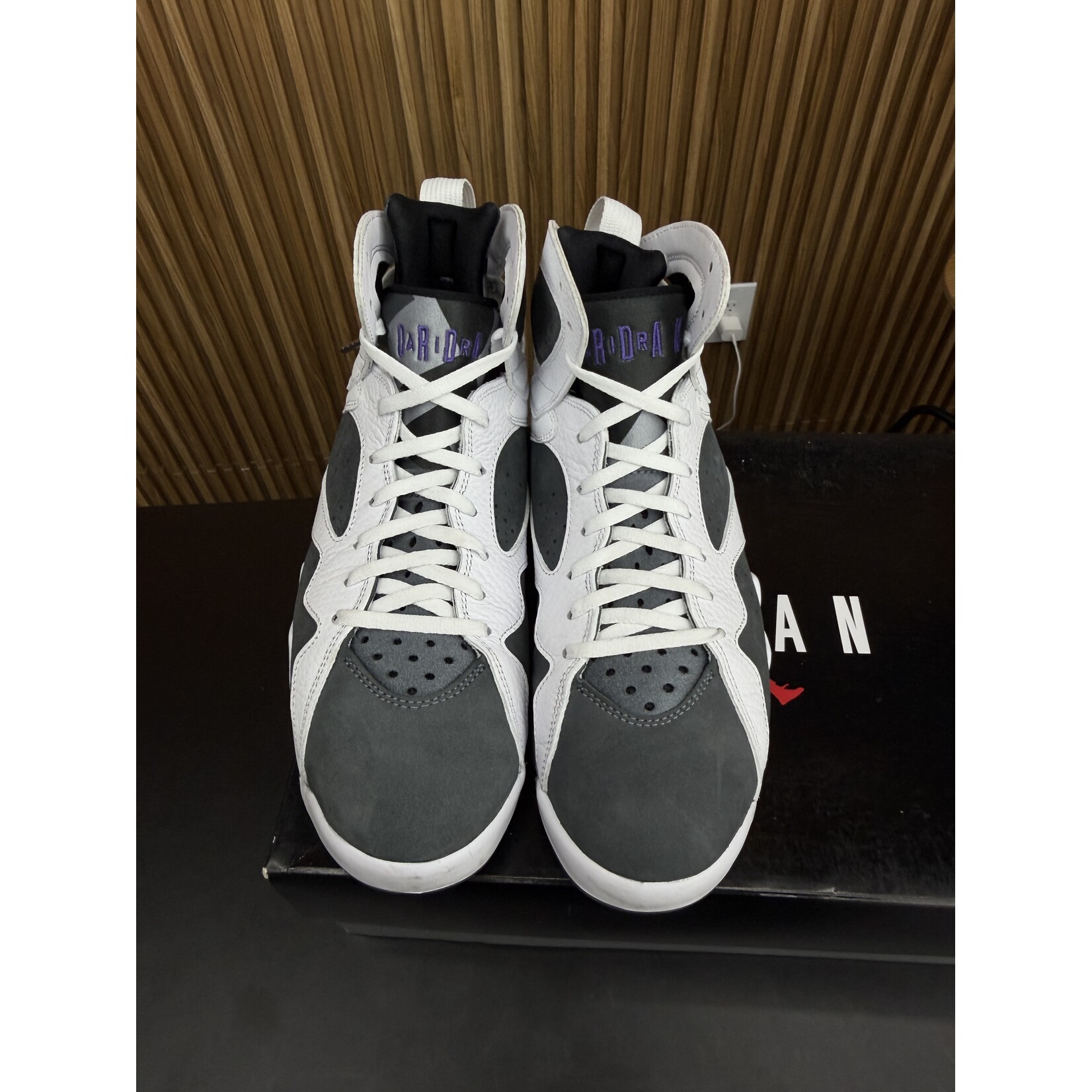 Jordan Jordan 7 Retro Flint (2021) Size 9.5, PREOWNED