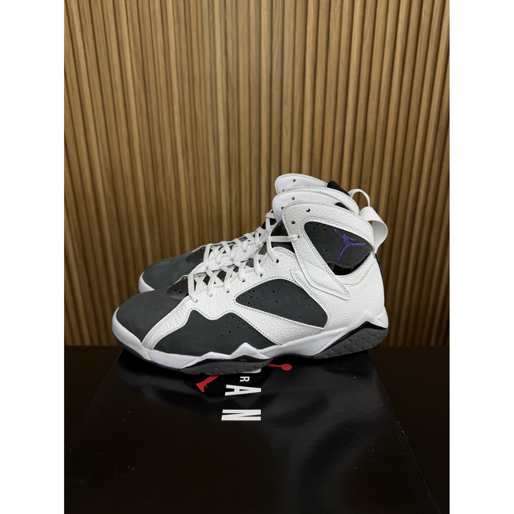 Jordan Jordan 7 Retro Flint (2021) Size 9.5, PREOWNED