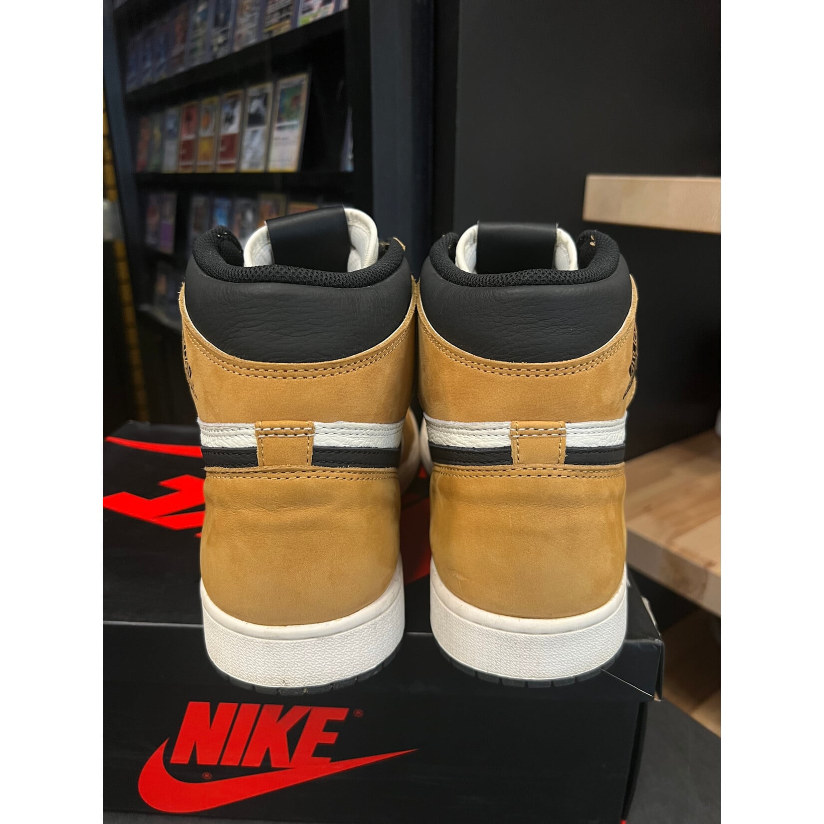 Jordan Jordan 1 Retro High Rookie of the Year Size 12, PREOWNED