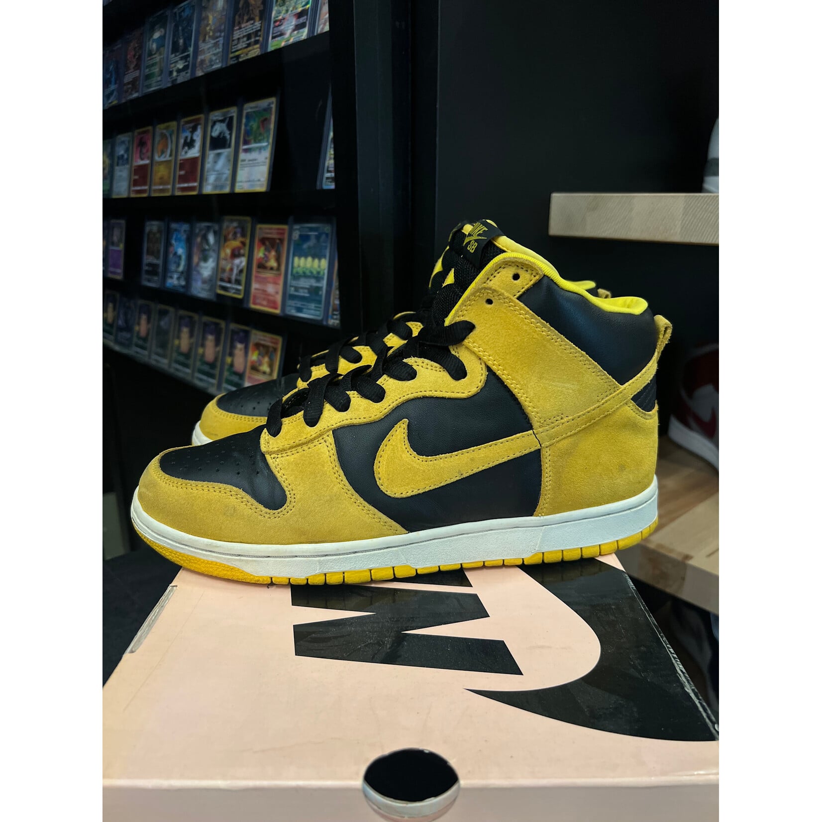 Nike Nike SB Dunk High Iowa Size 10, PREOWNED